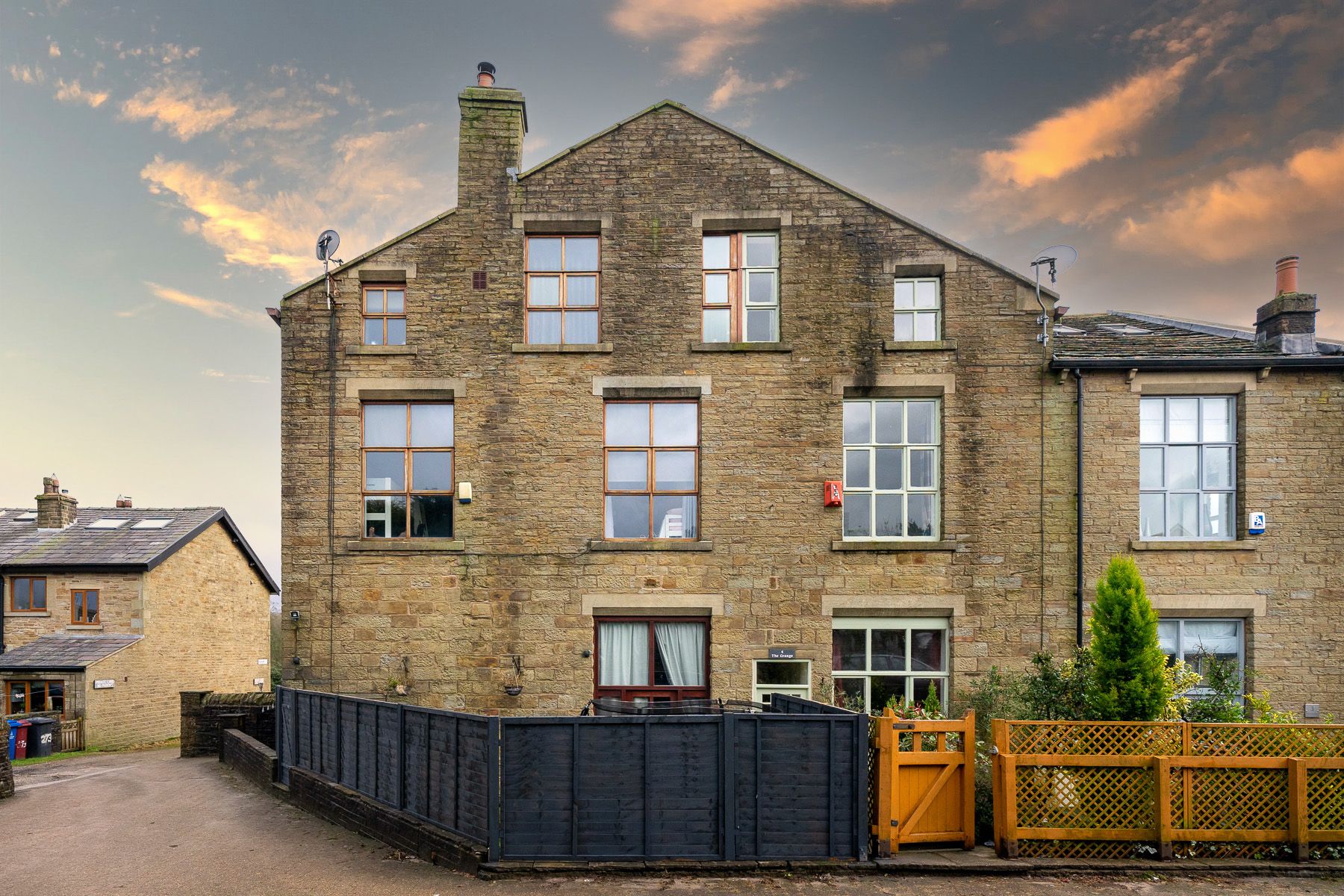 3 bedroom mews house For Sale in Bolton - Photograph 61