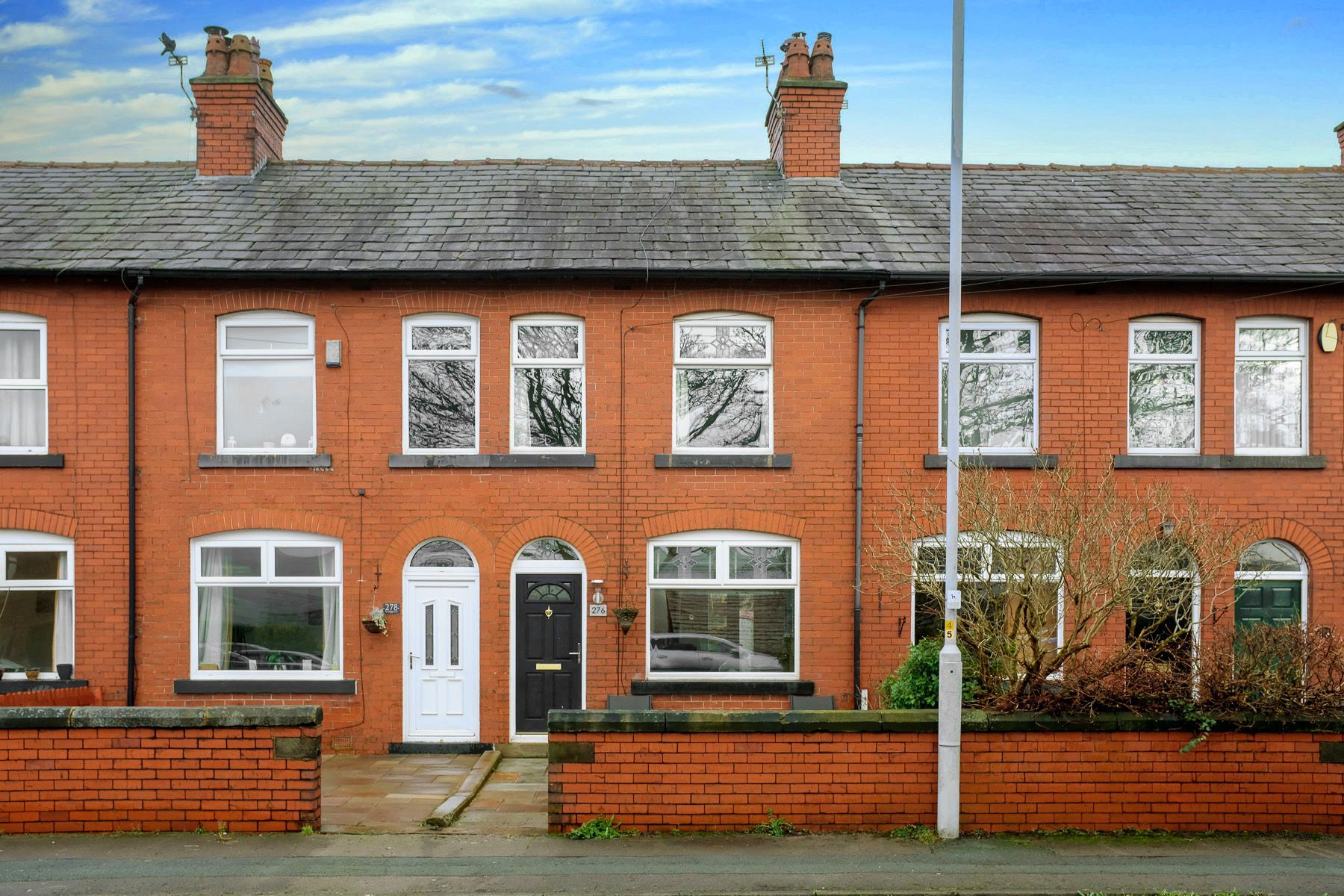 3 bedroom mid terraced house Sale Agreed in Bolton - Photograph 4