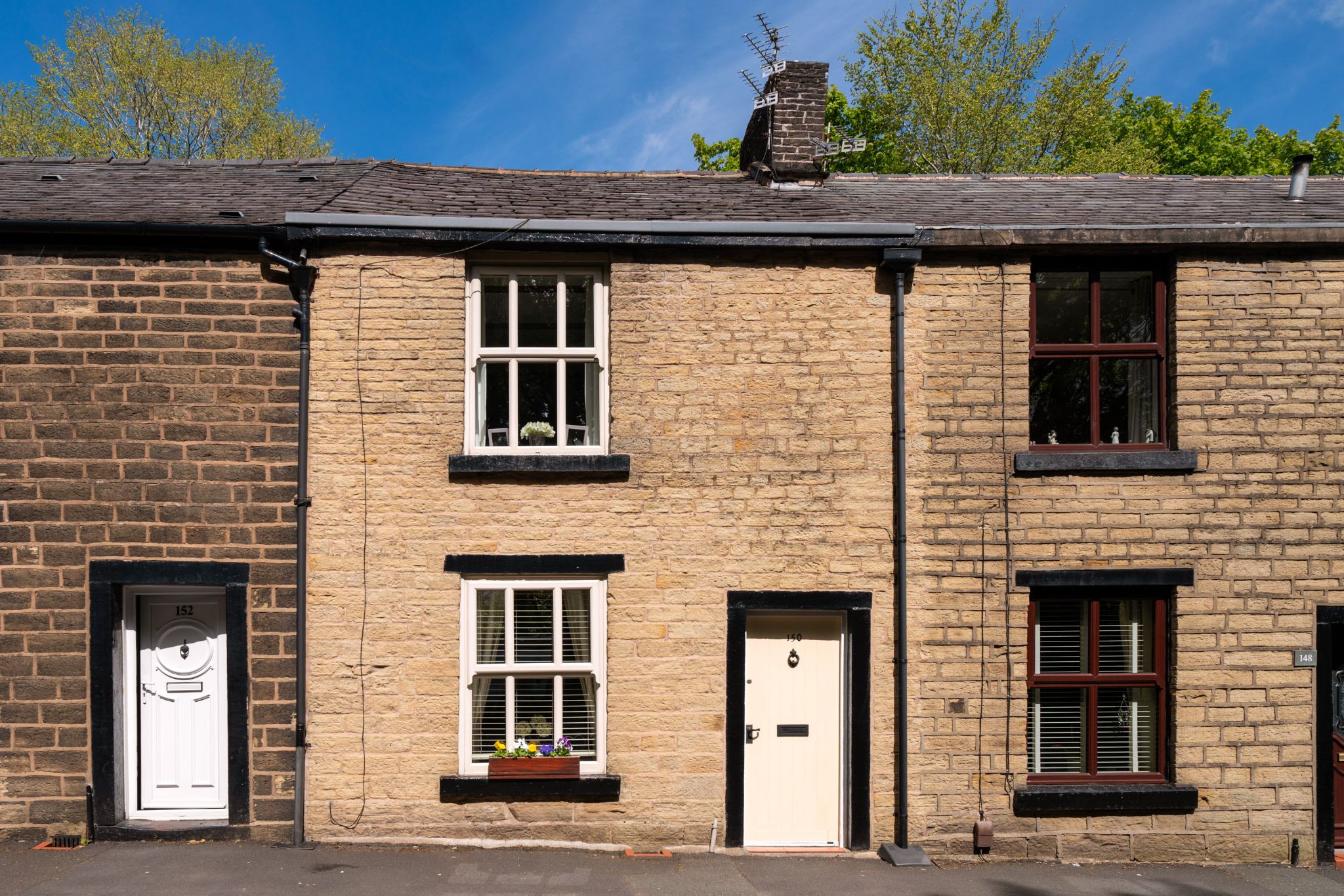2 bedroom cottage house SSTC in Bolton - Photograph 1