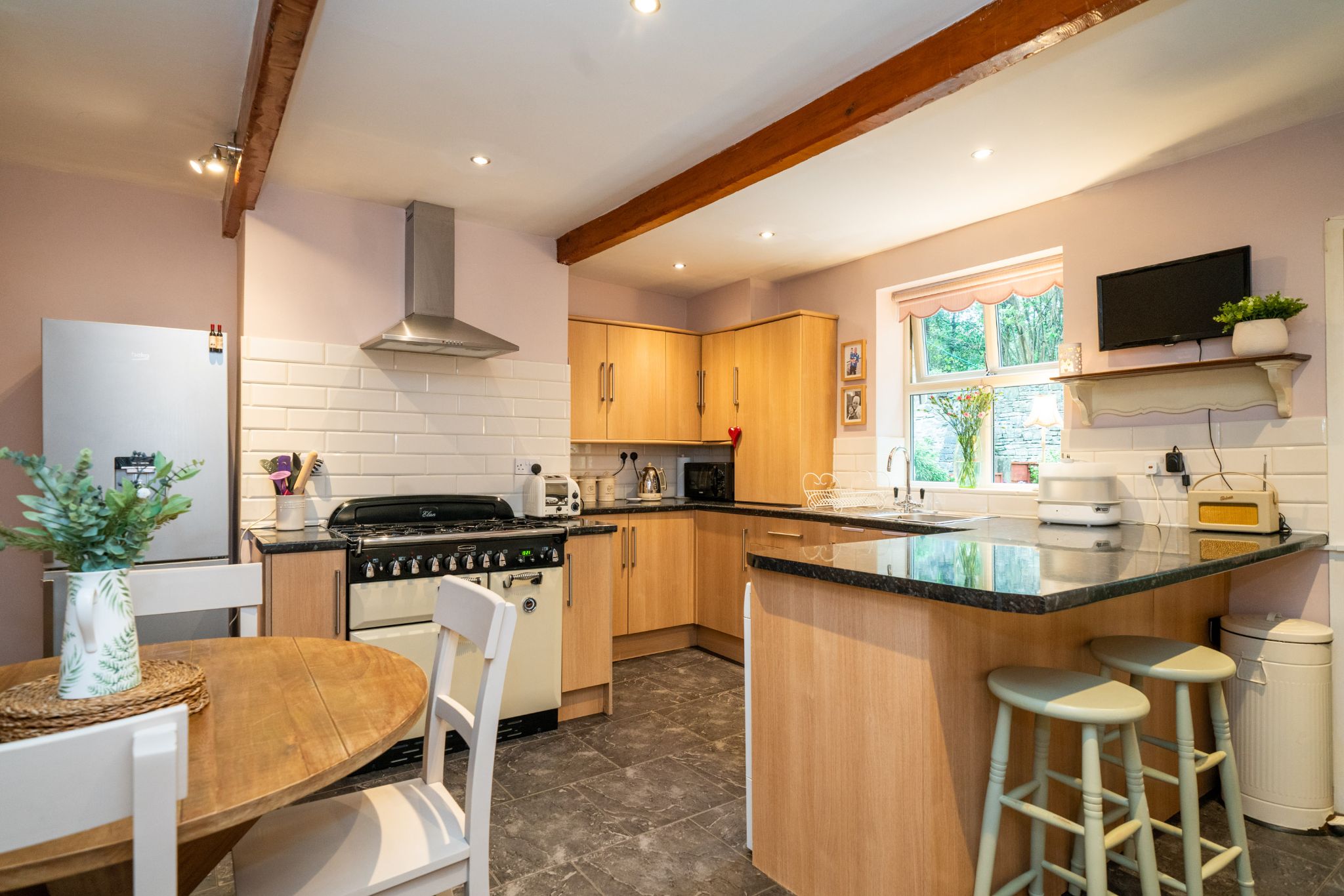 2 bedroom cottage house SSTC in Bolton - Photograph 13