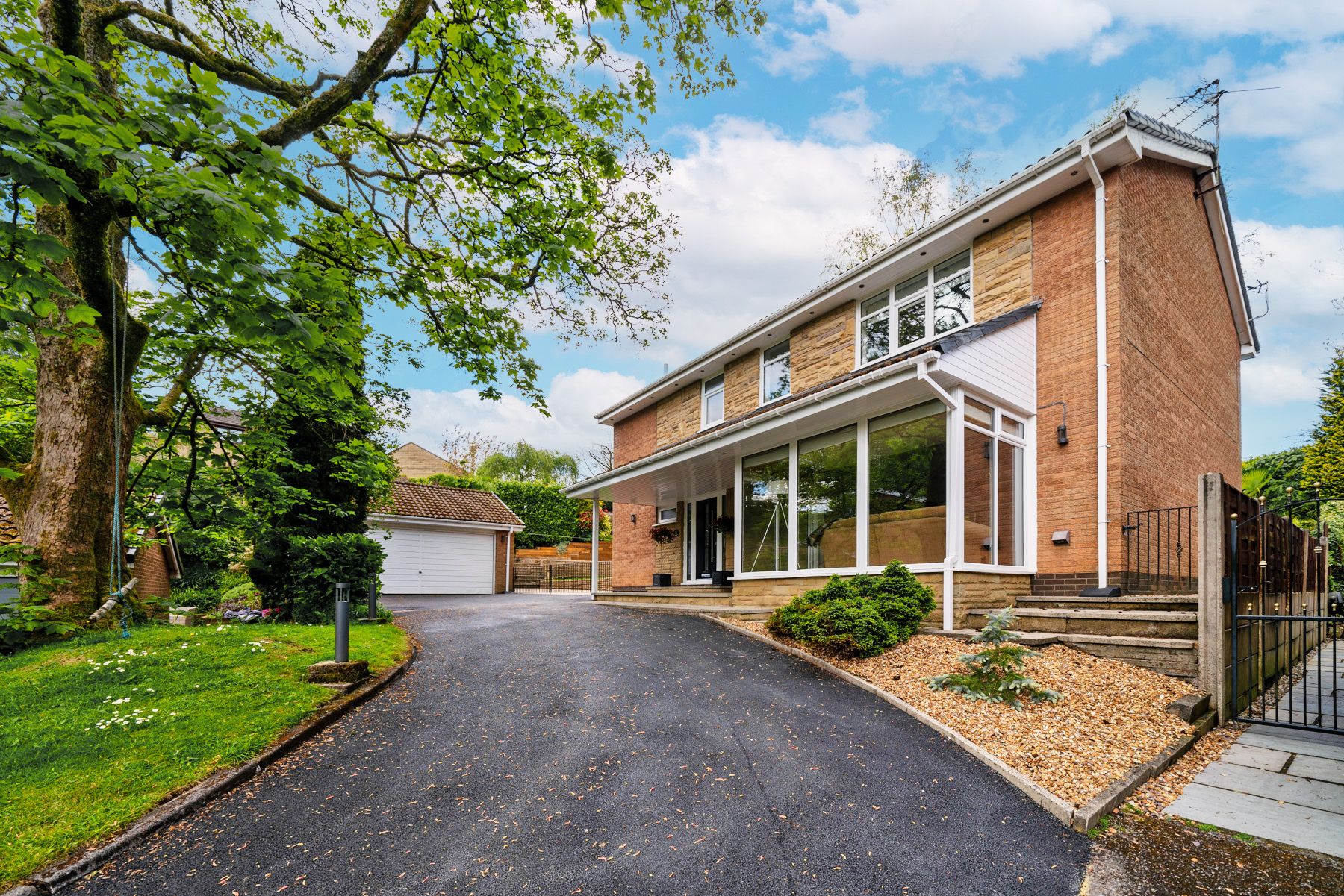 4 bedroom detached house SSTC in Bolton - Photograph 4