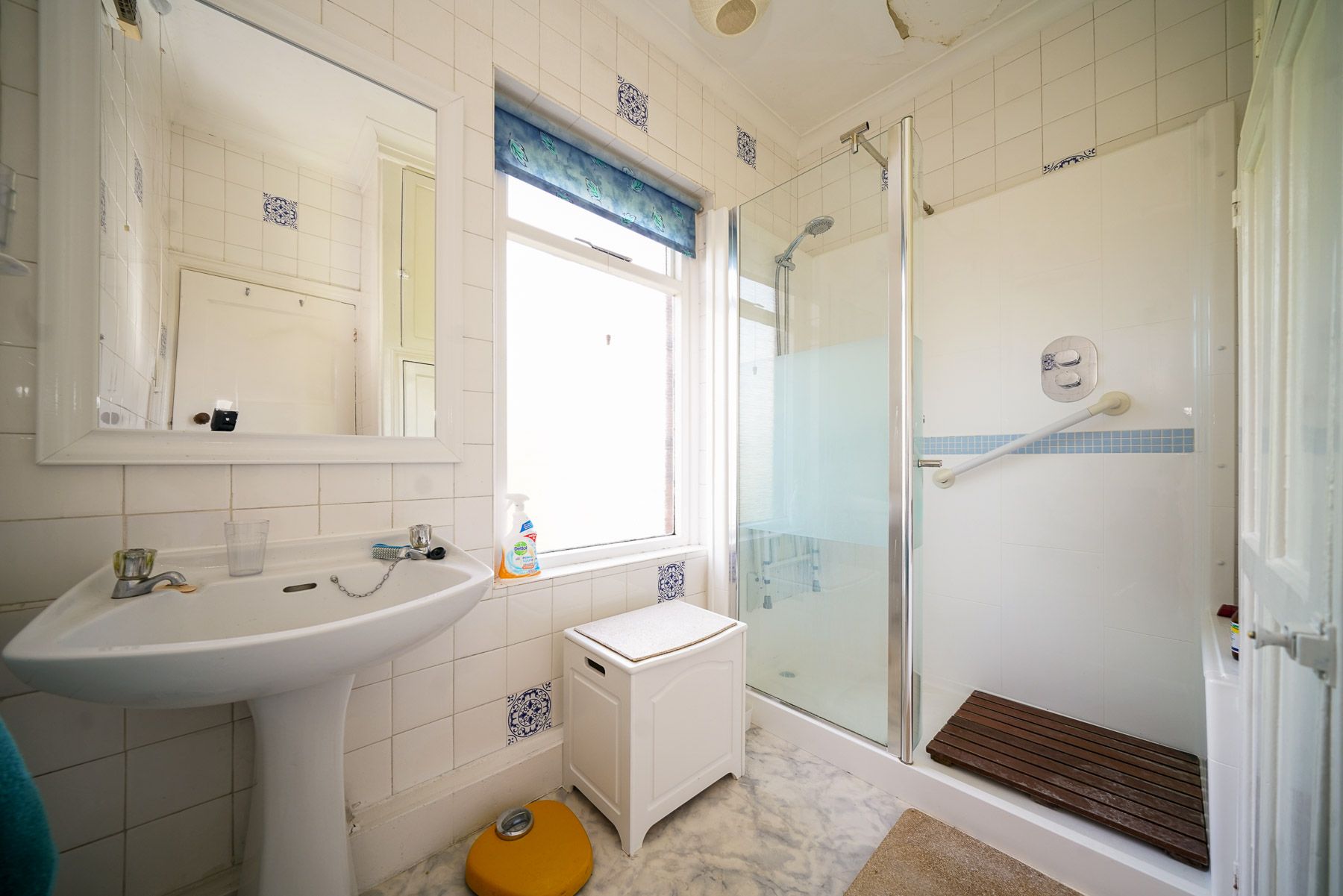 5 bedroom detached house For Sale in Bolton - Photograph 39
