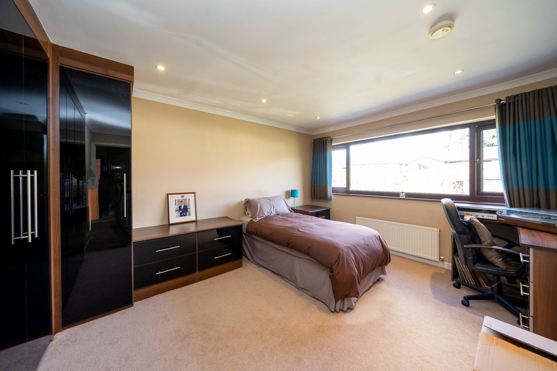4 bedroom link detached house SSTC in Bolton - Photograph 46