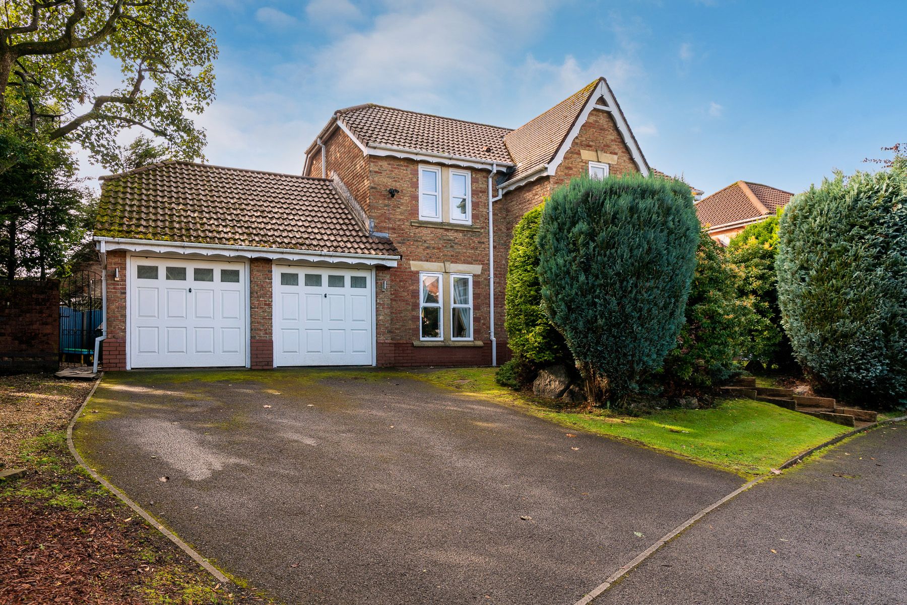 4 bedroom detached house SSTC in Bolton - Photograph 3