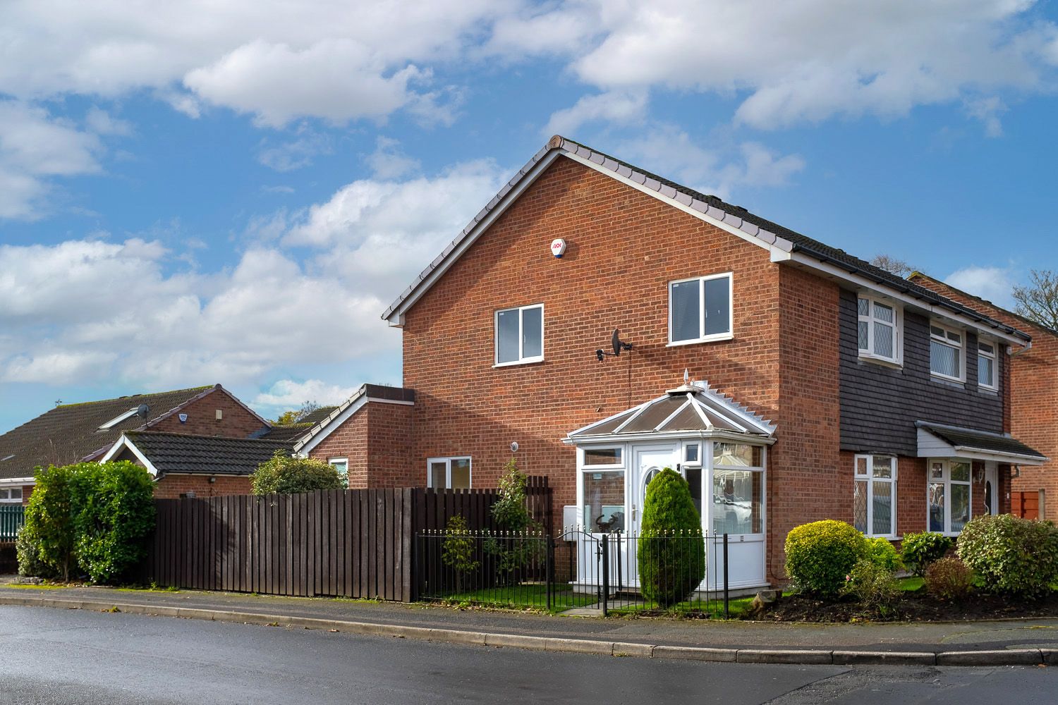 3 bedroom semi-detached house Sale Agreed in Bolton - Photograph 2