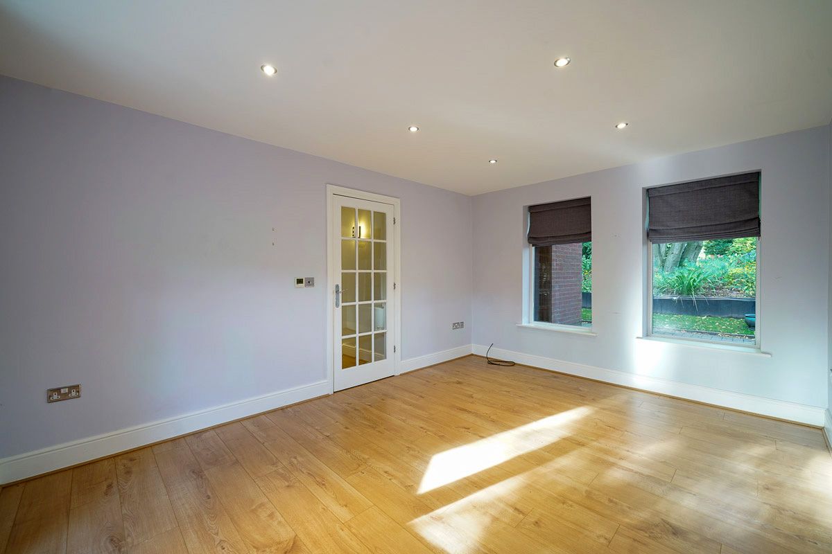 4 bedroom detached house Sale Agreed in Bolton - Photograph 13