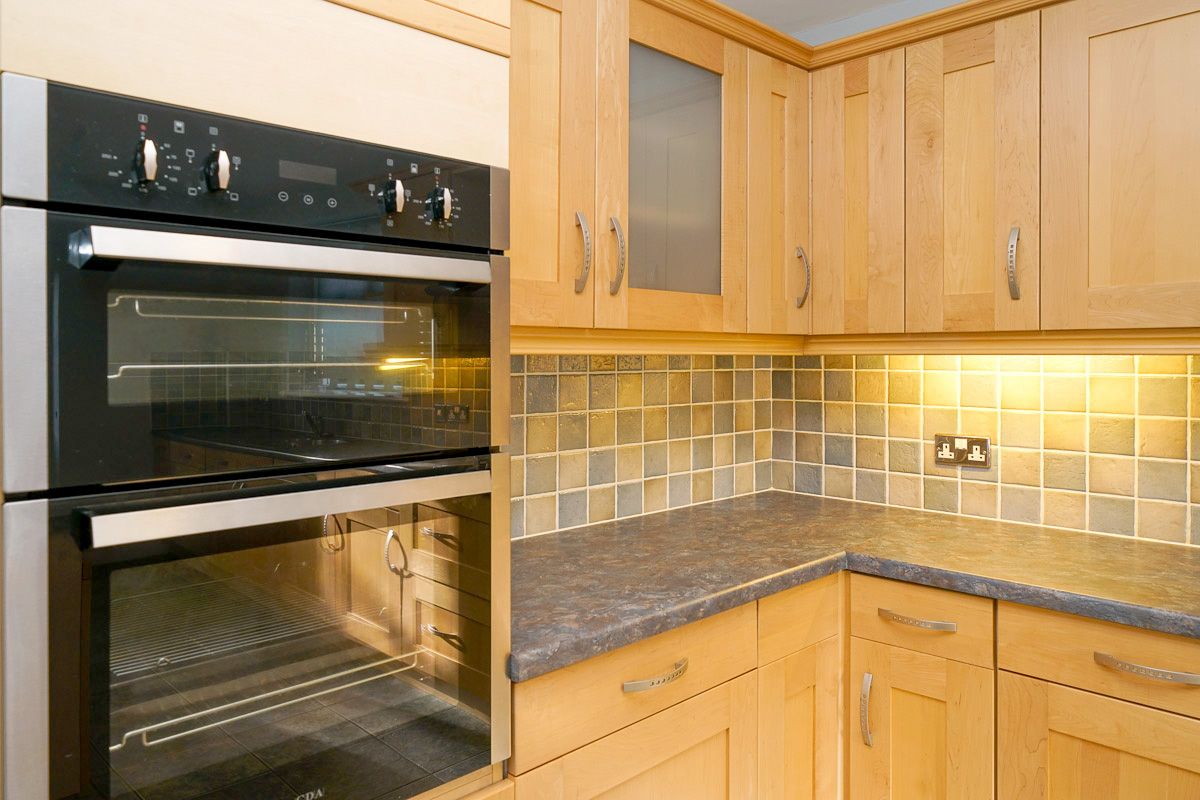 4 bedroom detached house Sale Agreed in Bolton - Photograph 19