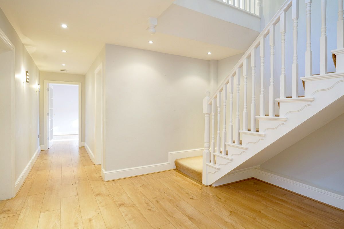4 bedroom detached house Sale Agreed in Bolton - Photograph 8