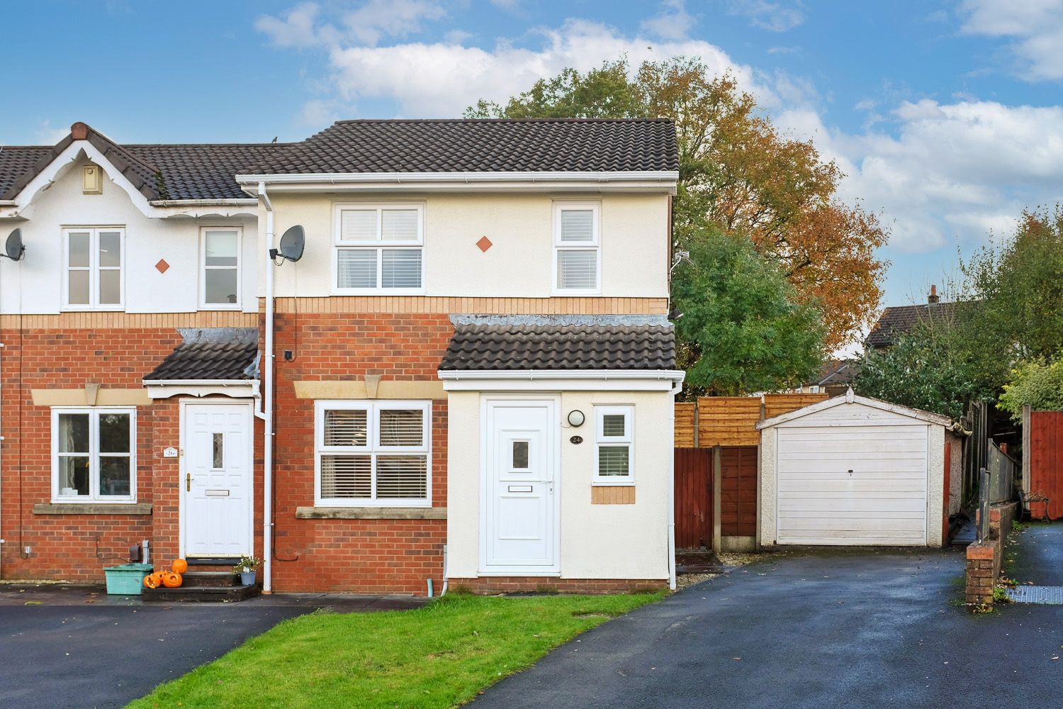 3 bedroom end terraced house Sale Agreed in Bolton - Photograph 1