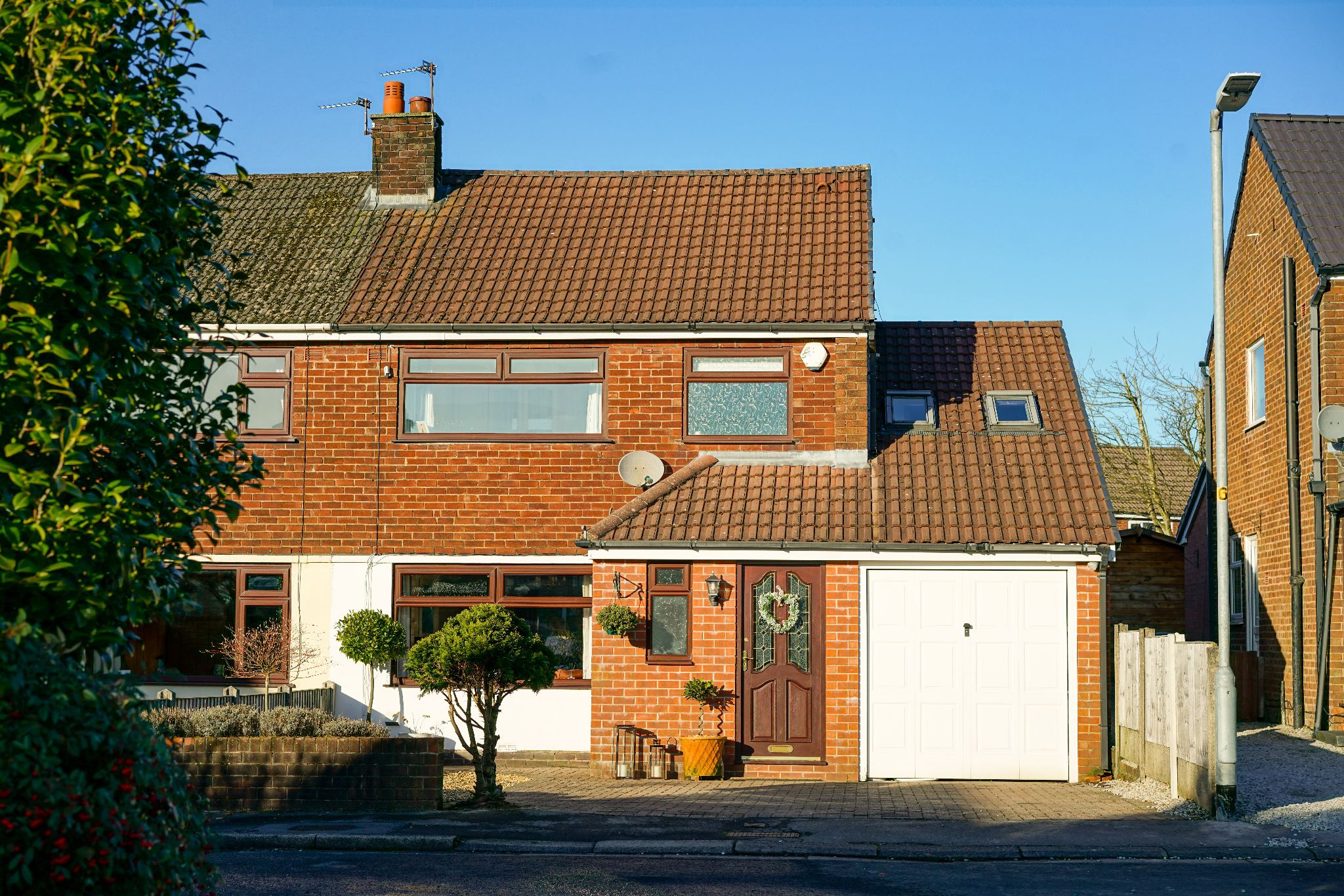 4 bedroom semi-detached house Sale Agreed in Bolton - Photograph 2