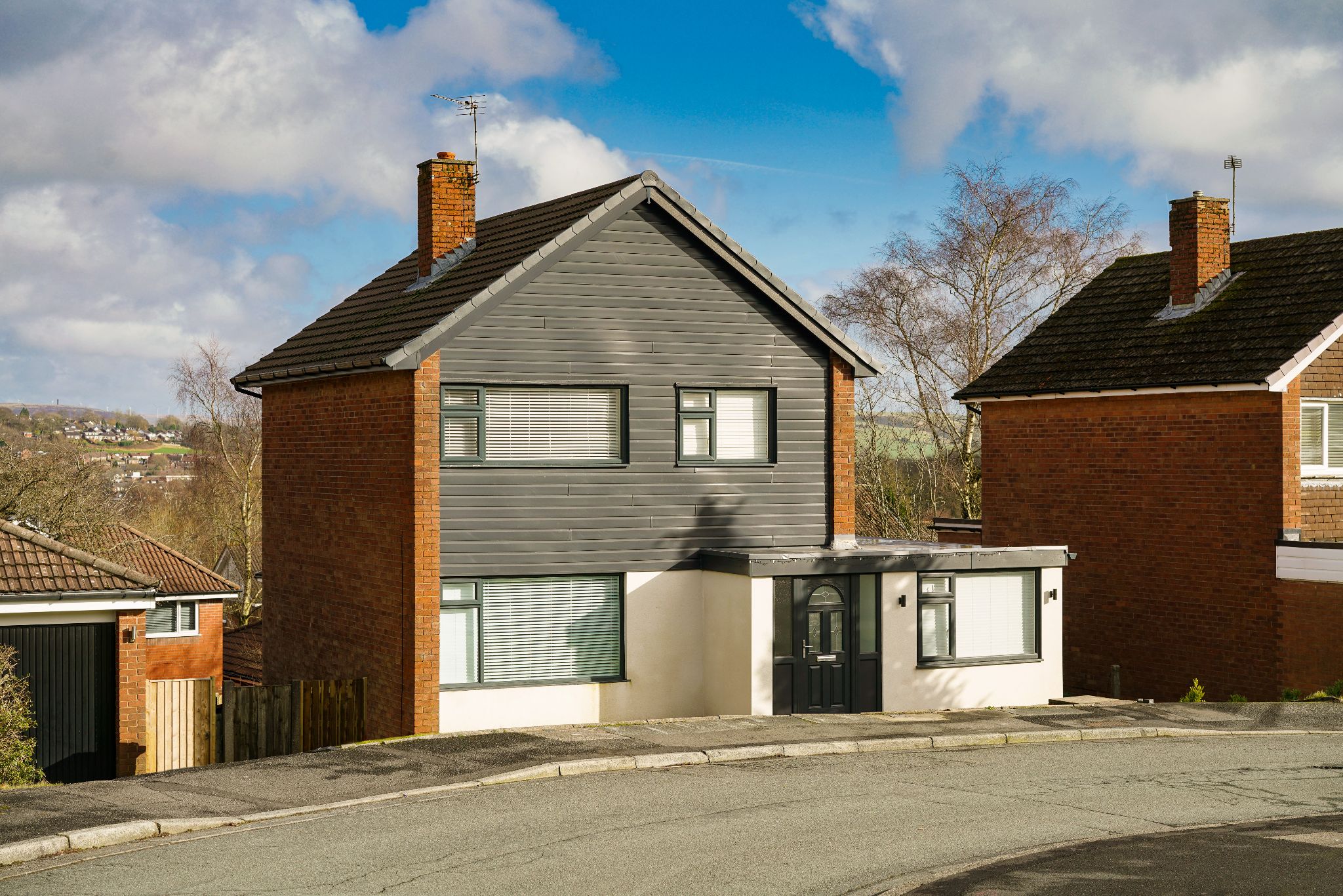 4 bedroom detached house Sale Agreed in Bolton - Photograph 2