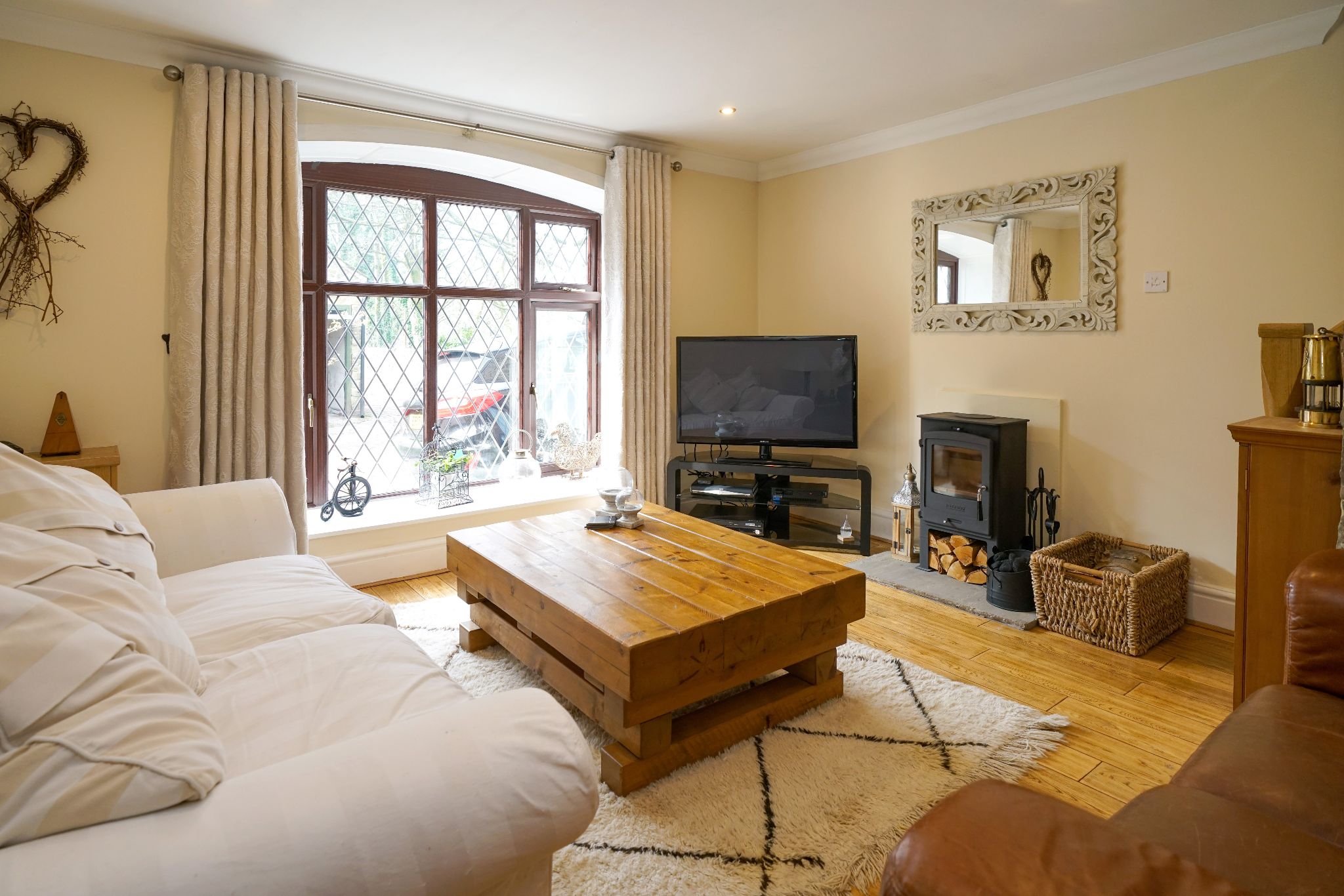 3 bedroom detached house For Sale in Bolton - Photograph 4.