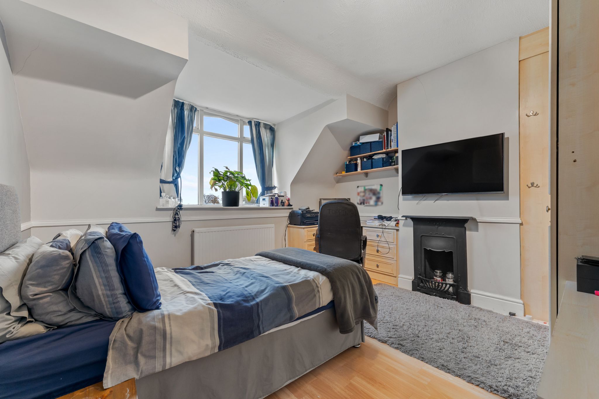 3 bedroom detached house For Sale in Bolton - Photograph 38.