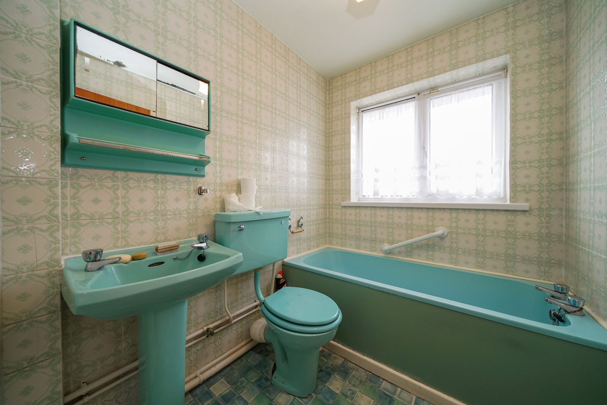 3 bedroom detached bungalow SSTC in Bolton - Photograph 22