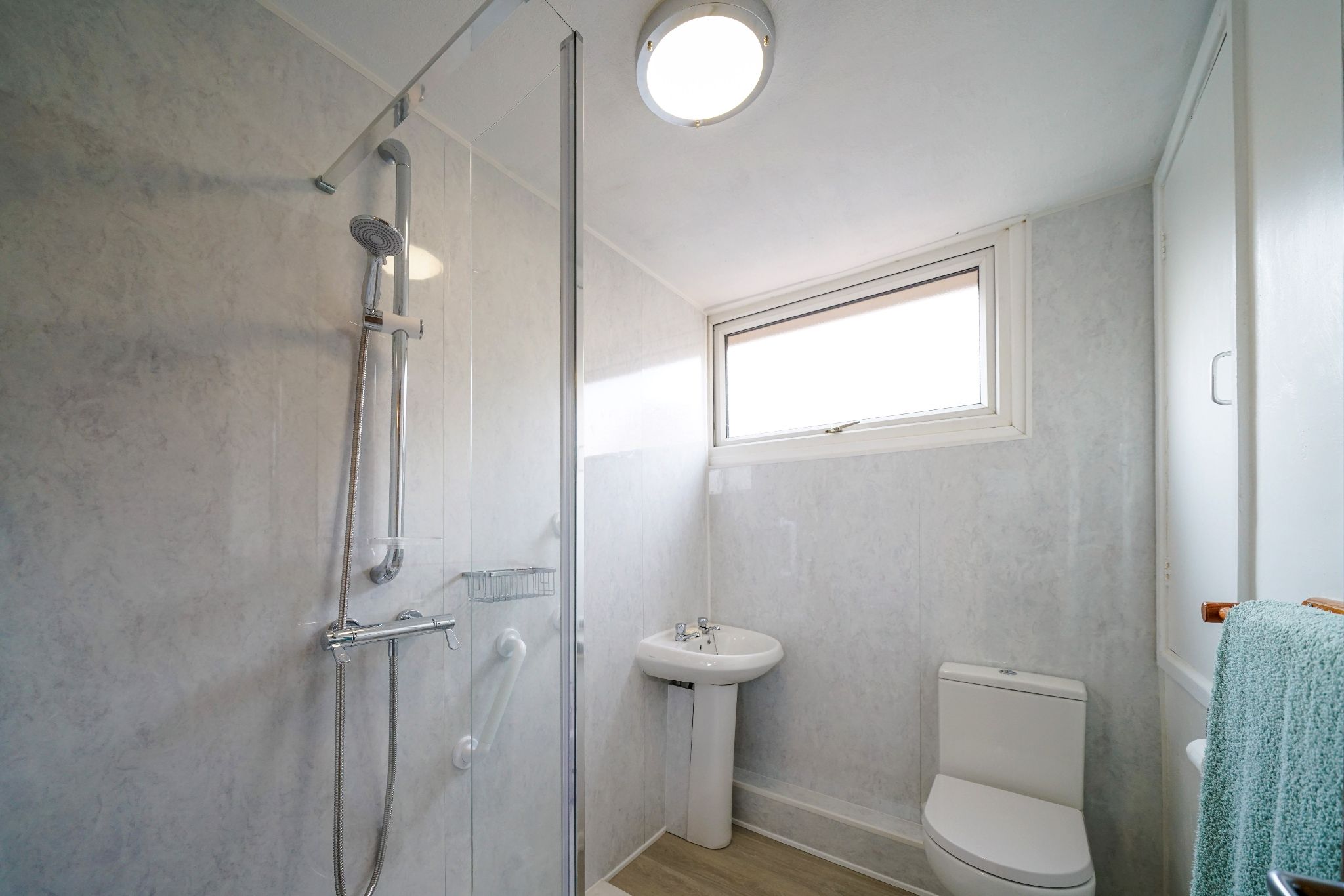 3 bedroom detached bungalow SSTC in Bolton - Photograph 6