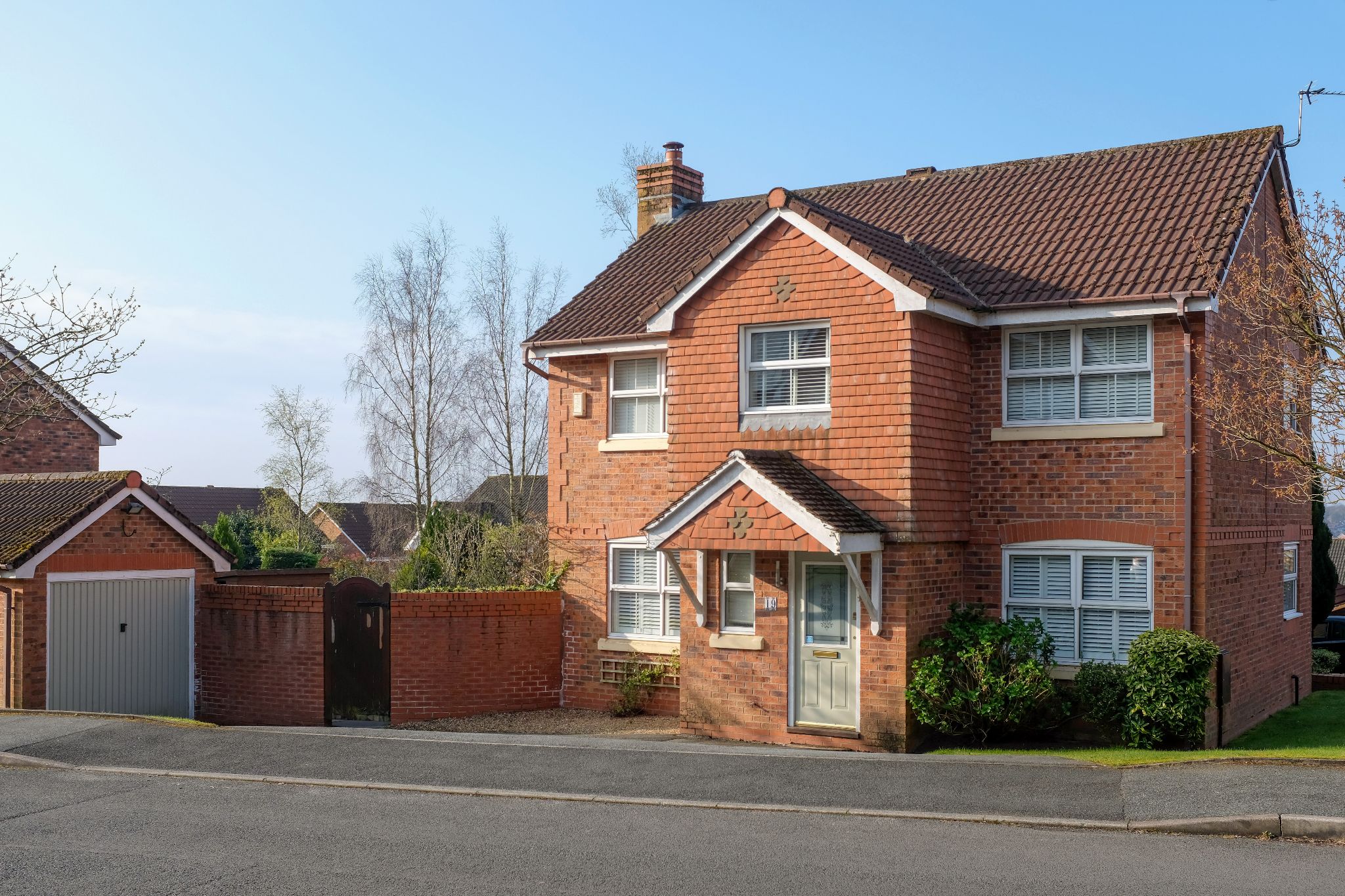 4 bedroom detached house Sale Agreed in Bolton - Photograph 4