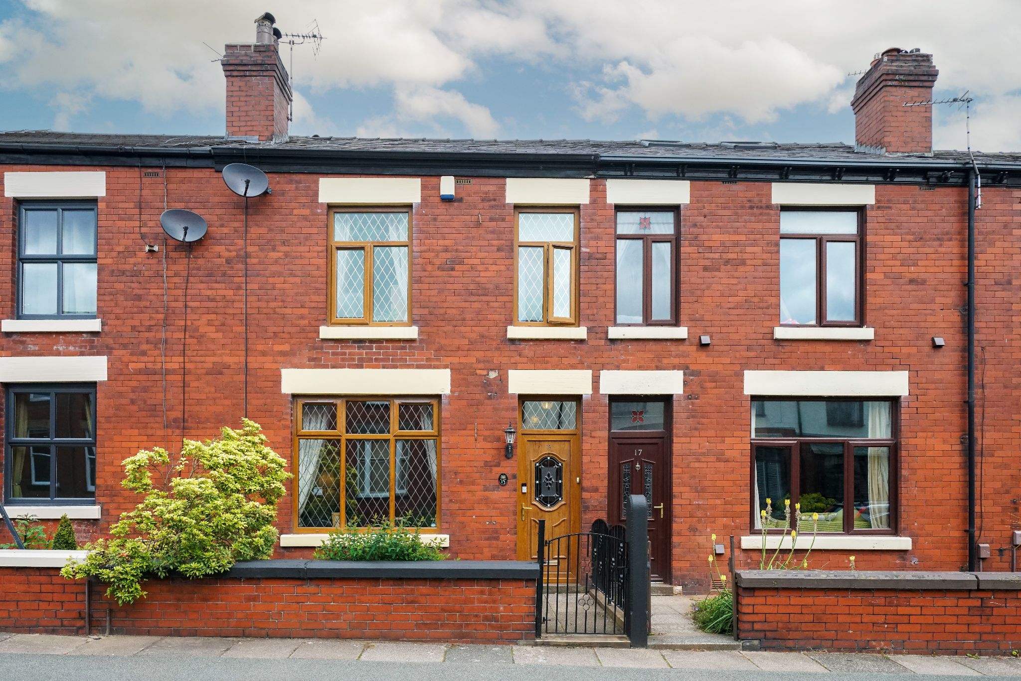 3 bedroom mid terraced house Sale Agreed in Bolton - Photograph 3