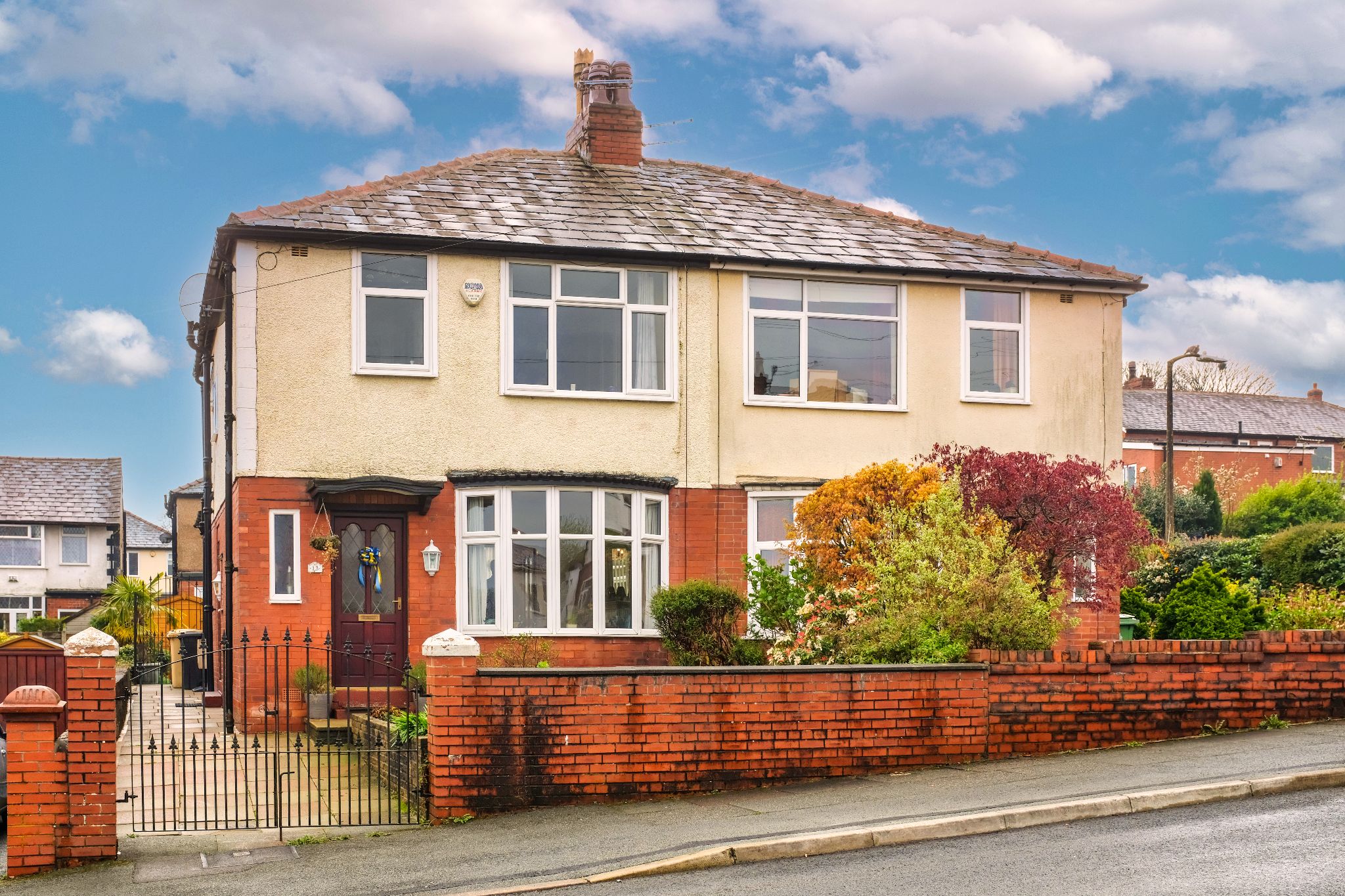3 bedroom semi-detached house Sale Agreed in Bolton - Photograph 2