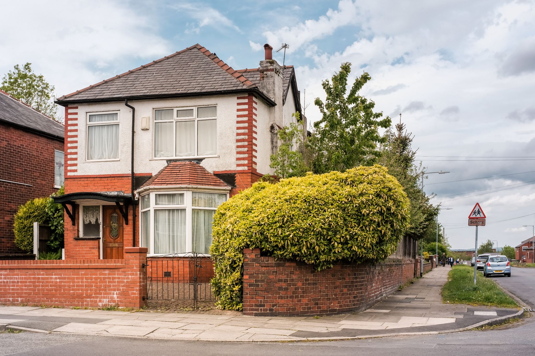 3 bedroom detached house SSTC in Bolton - Photograph 4