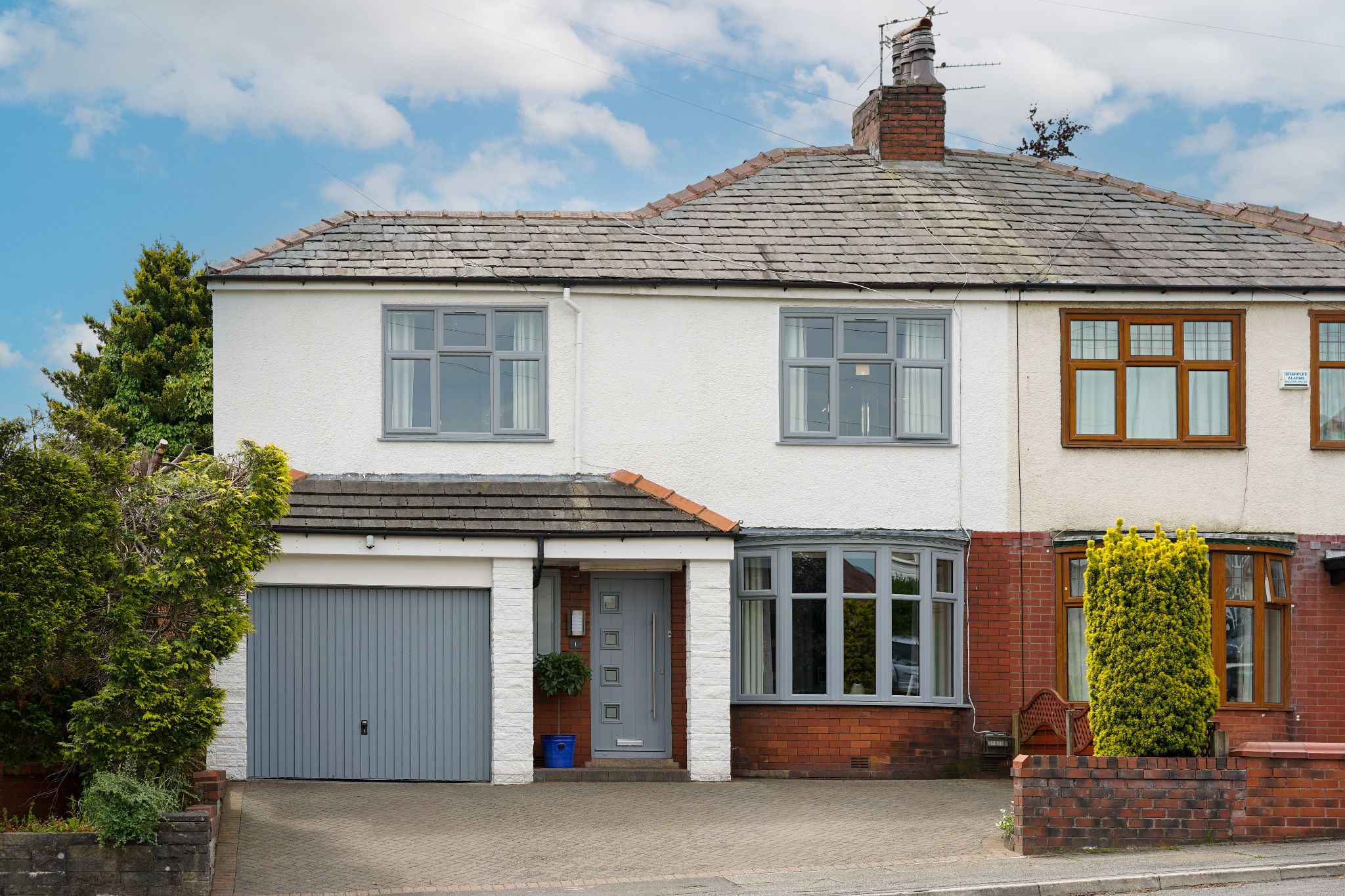 3 bedroom semi-detached house Sale Agreed in Bolton - Photograph 3