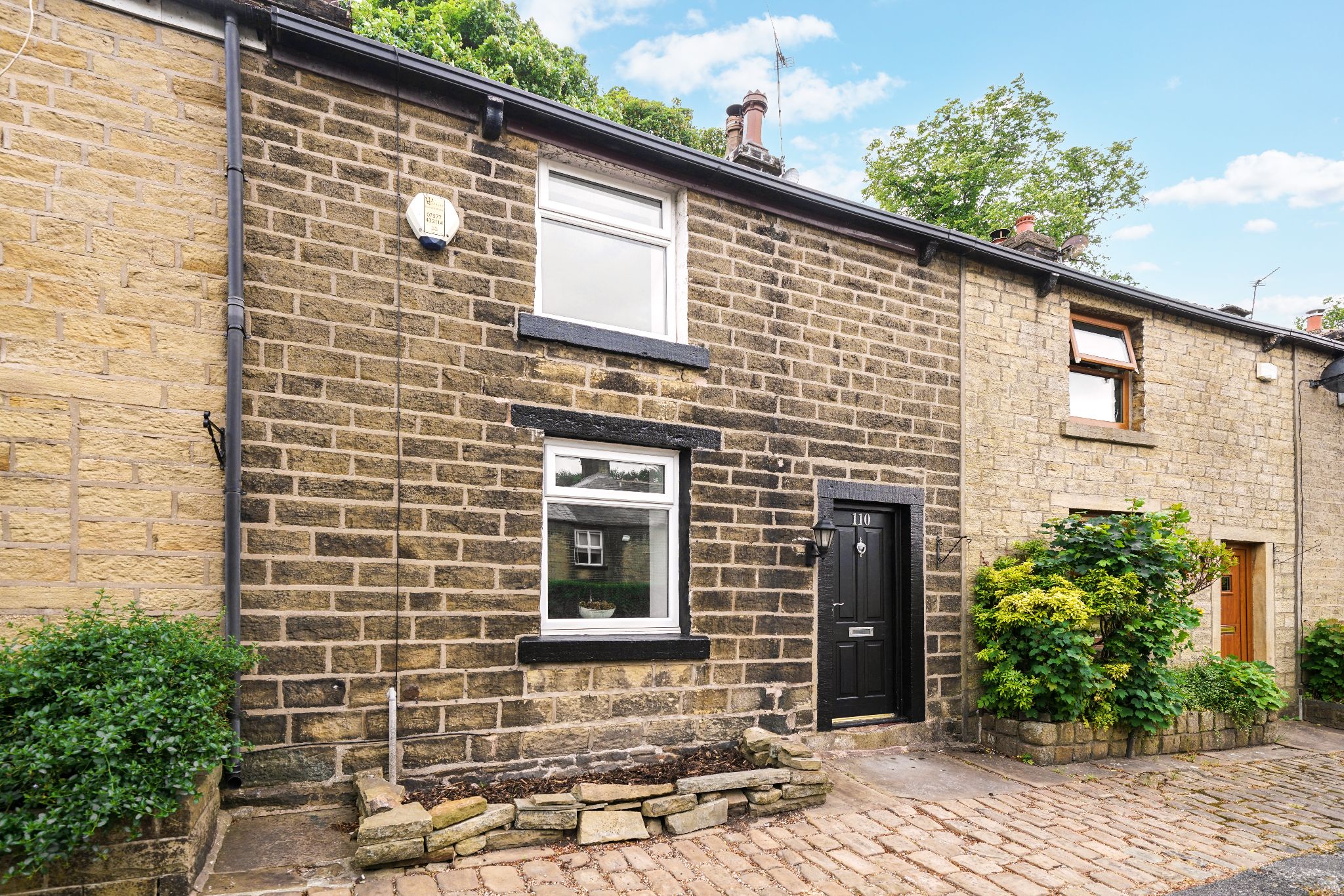 Blackburn Road, Egerton, Bolton, BL7 2 bedroom cottage house Sale