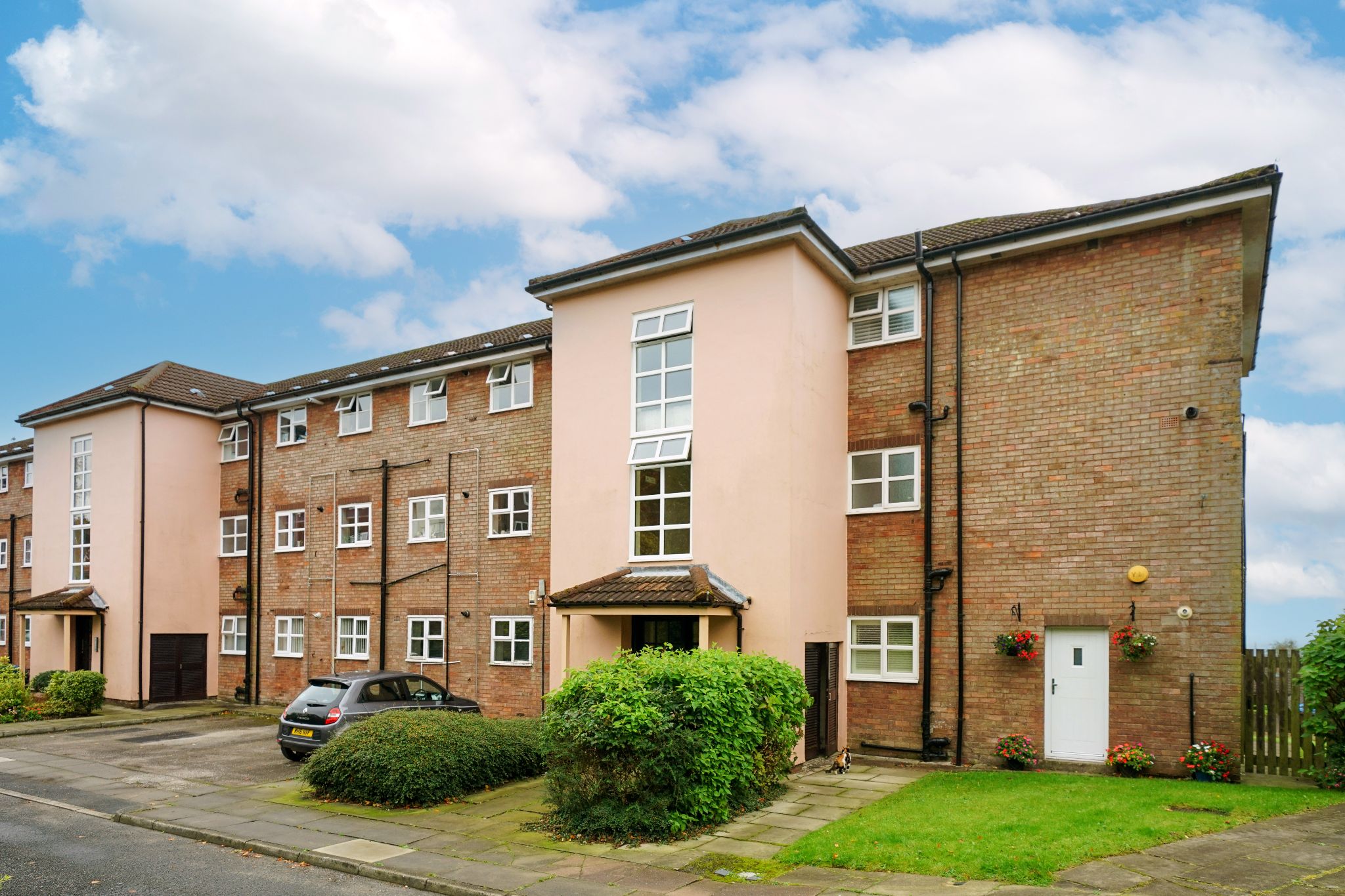 Heatherfield, Bolton, BL1 2 bedroom apartment flat/apartment Sale