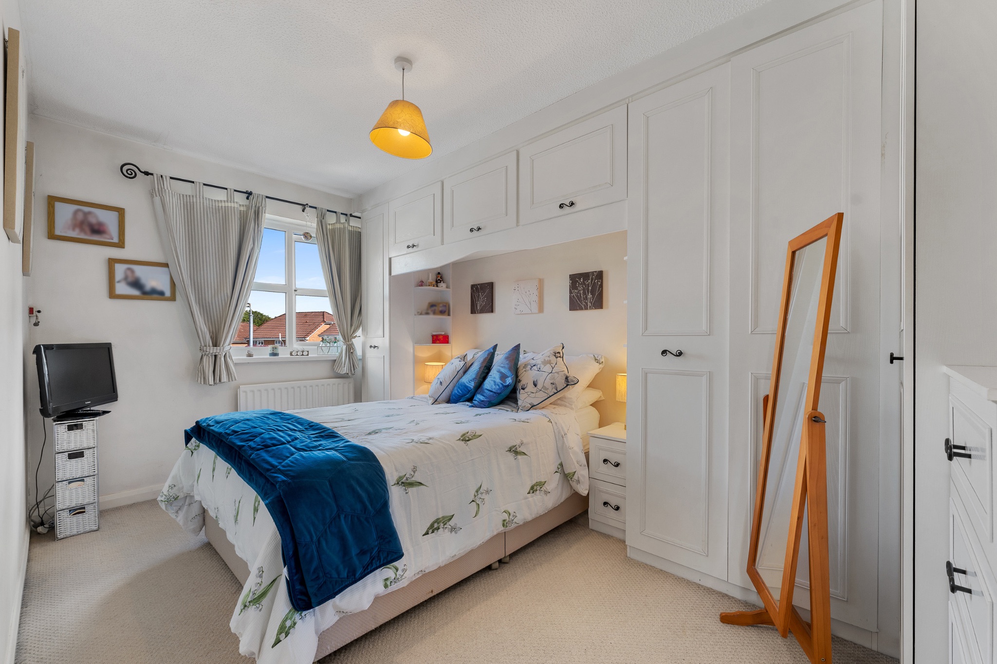 3 bedroom semi-detached house For Sale in Bolton - Photograph 25.