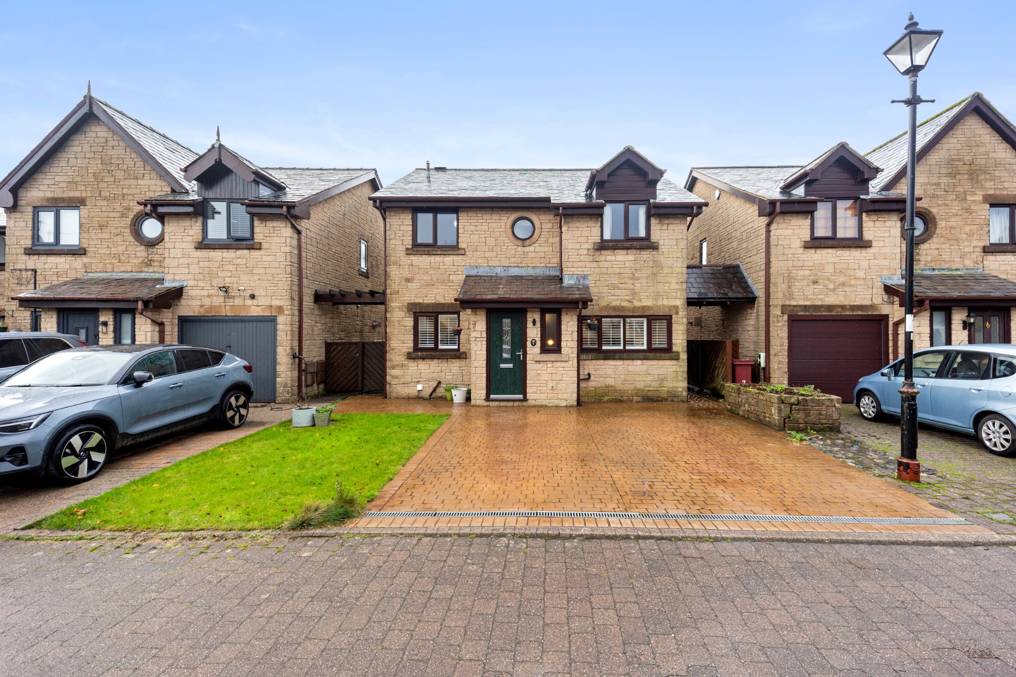 4 bedroom detached house For Sale in Bolton - Photograph 31.