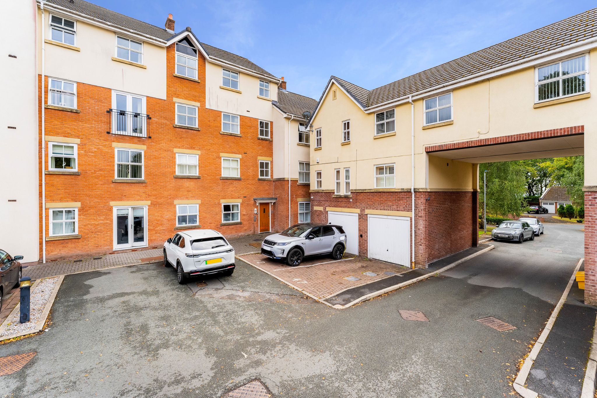 2 bedroom apartment flat/apartment For Sale in Bolton - Photograph 1.