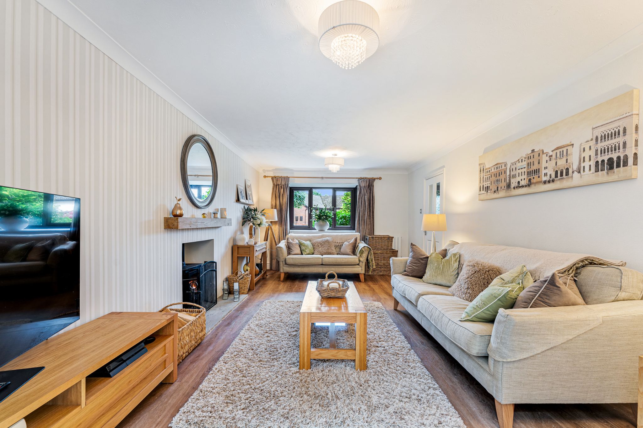 4 bedroom detached house For Sale in Bolton - Photograph 7.