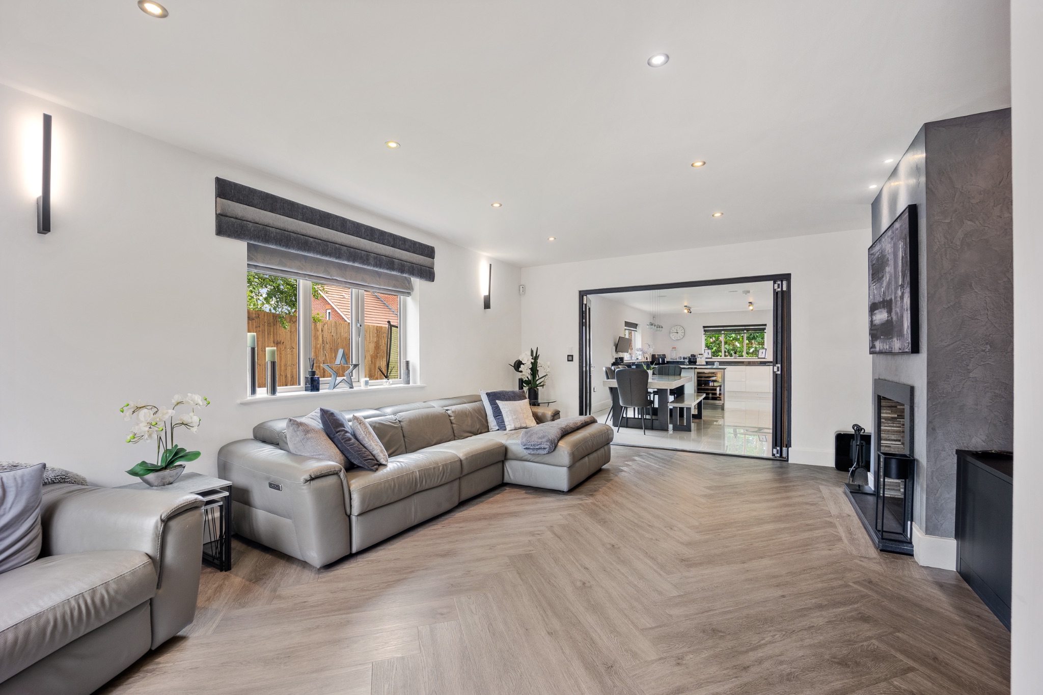 5 bedroom detached house For Sale in Bolton - Photograph 18.