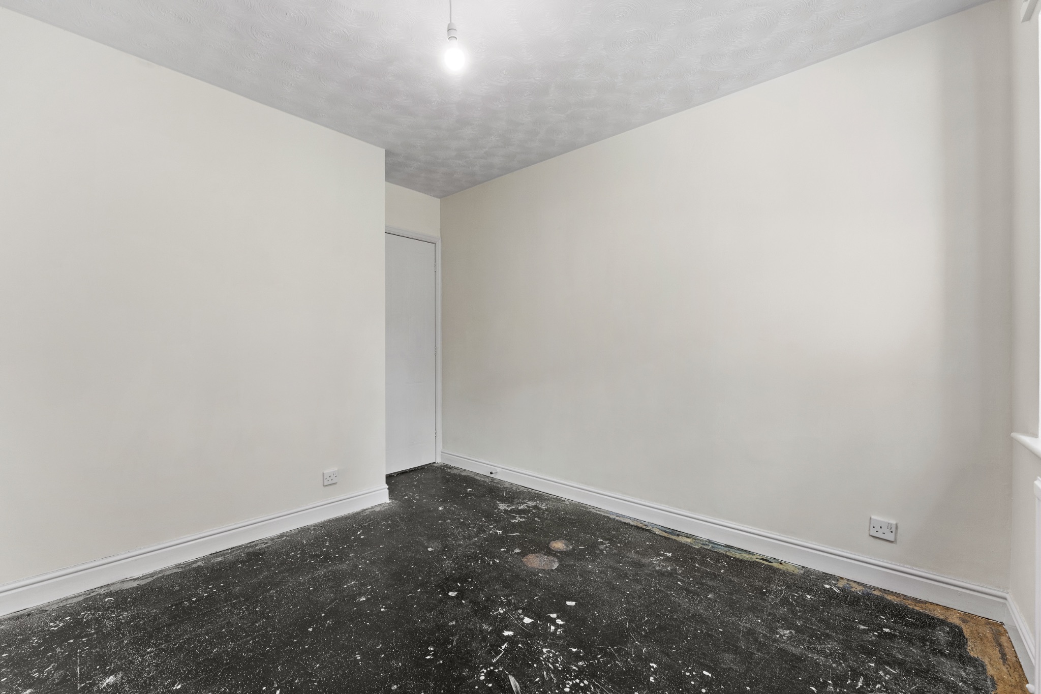 4 bedroom detached bungalow For Sale in Bolton - Photograph 32.