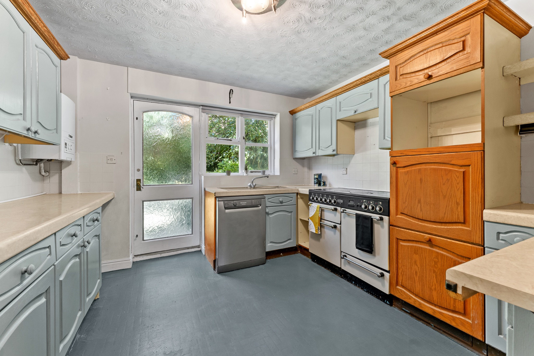 4 bedroom detached bungalow For Sale in Bolton - Photograph 46.