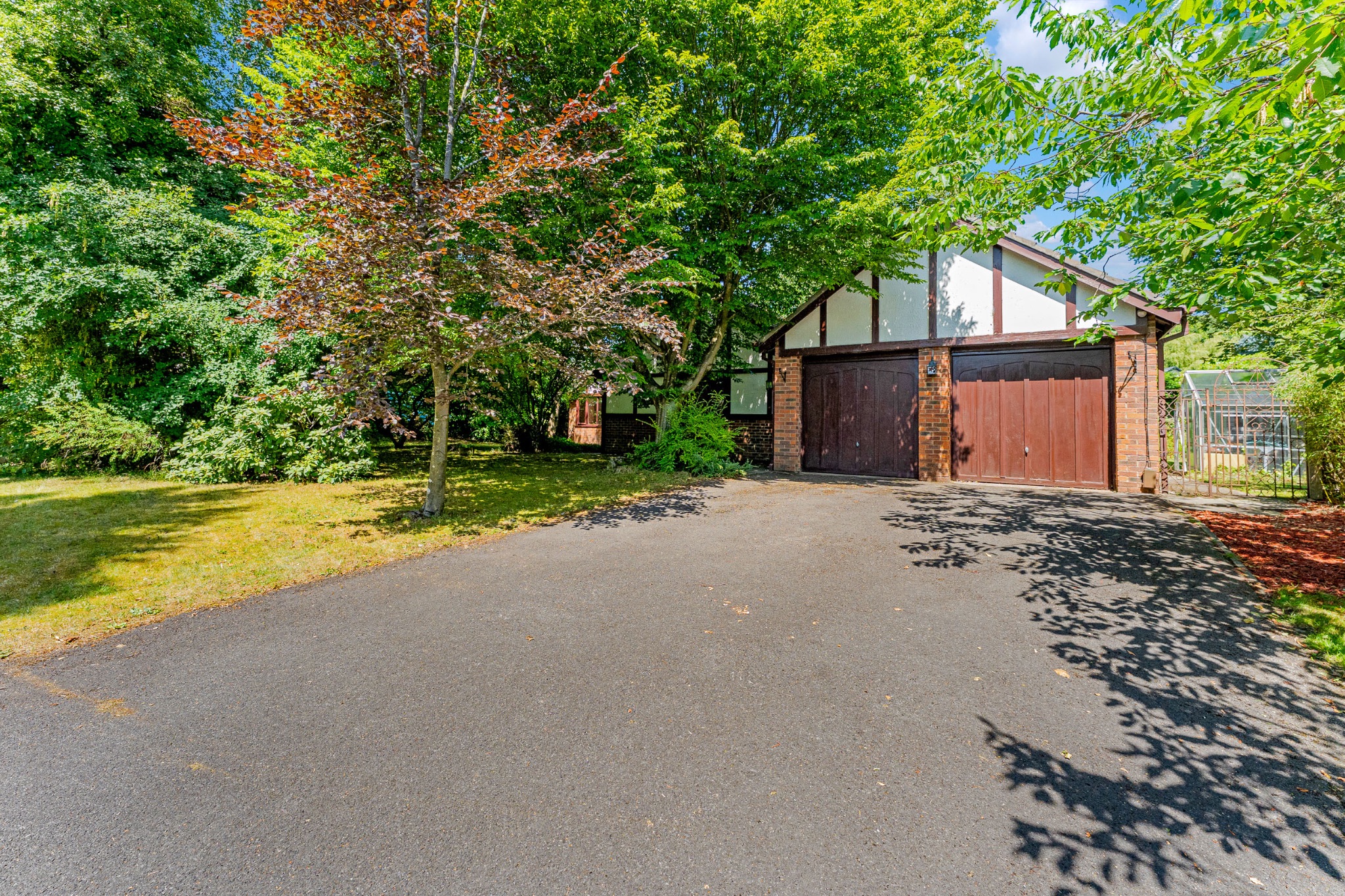 4 bedroom detached bungalow For Sale in Bolton - Photograph 21.