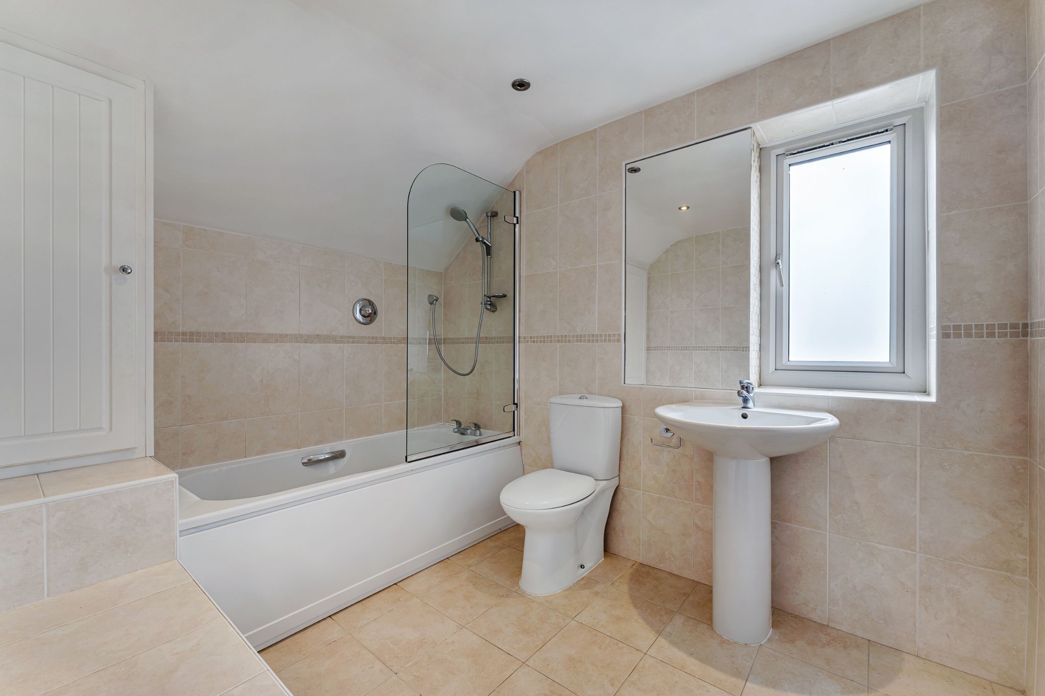 3 bedroom detached house For Sale in Bolton - Photograph 39.