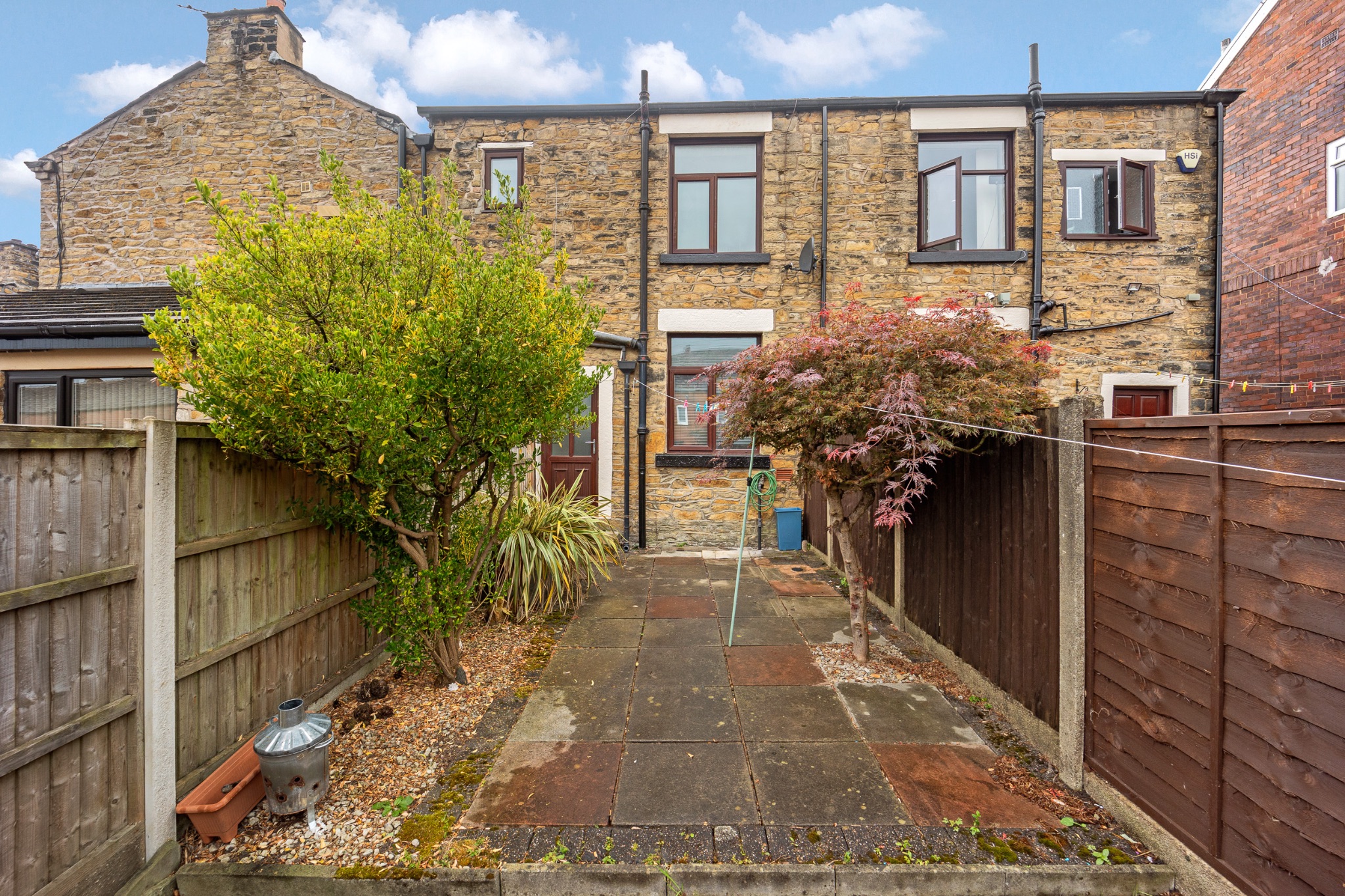 2 bedroom cottage house For Sale in Bolton - Photograph 5.