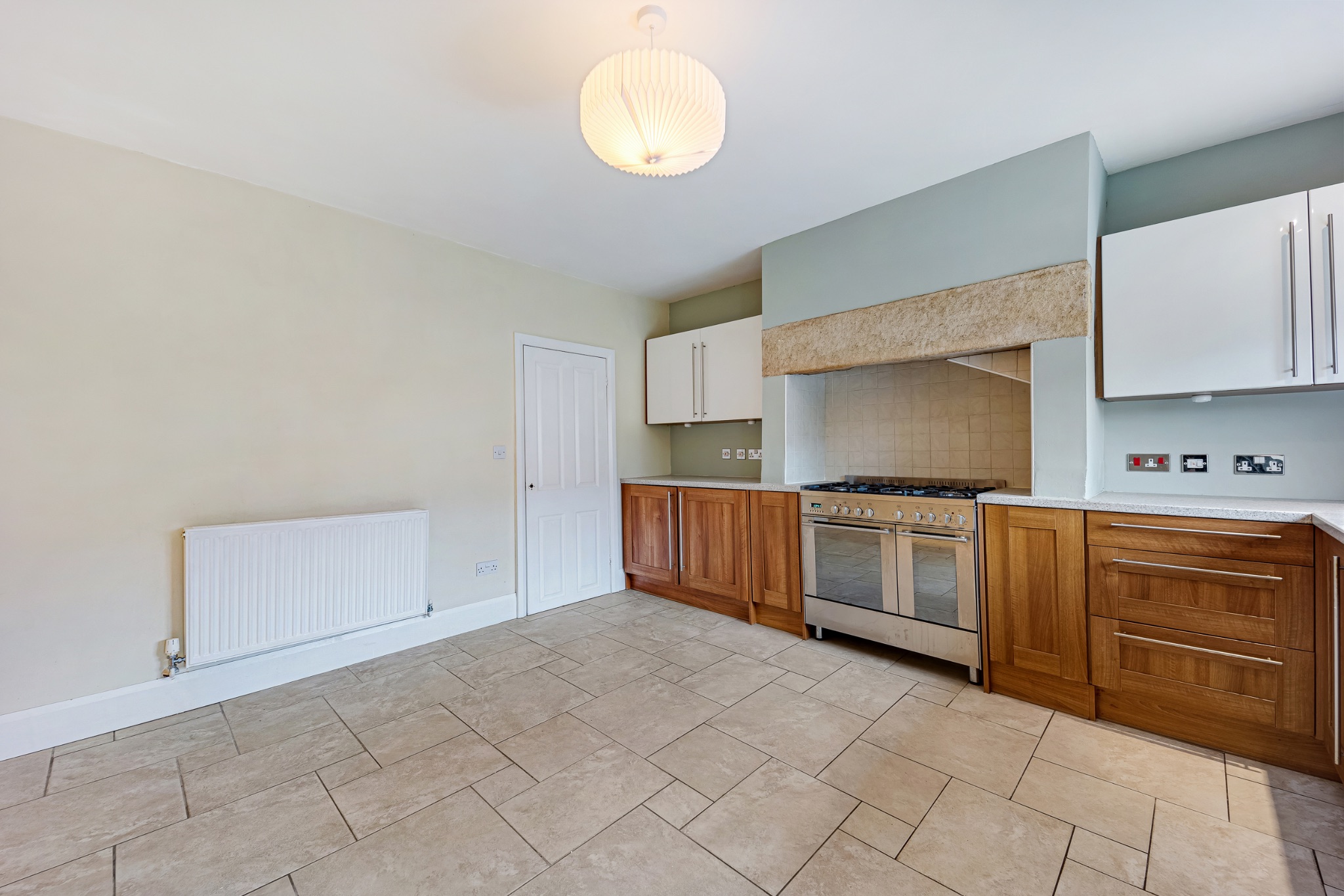 2 bedroom cottage house For Sale in Bolton - Photograph 27.
