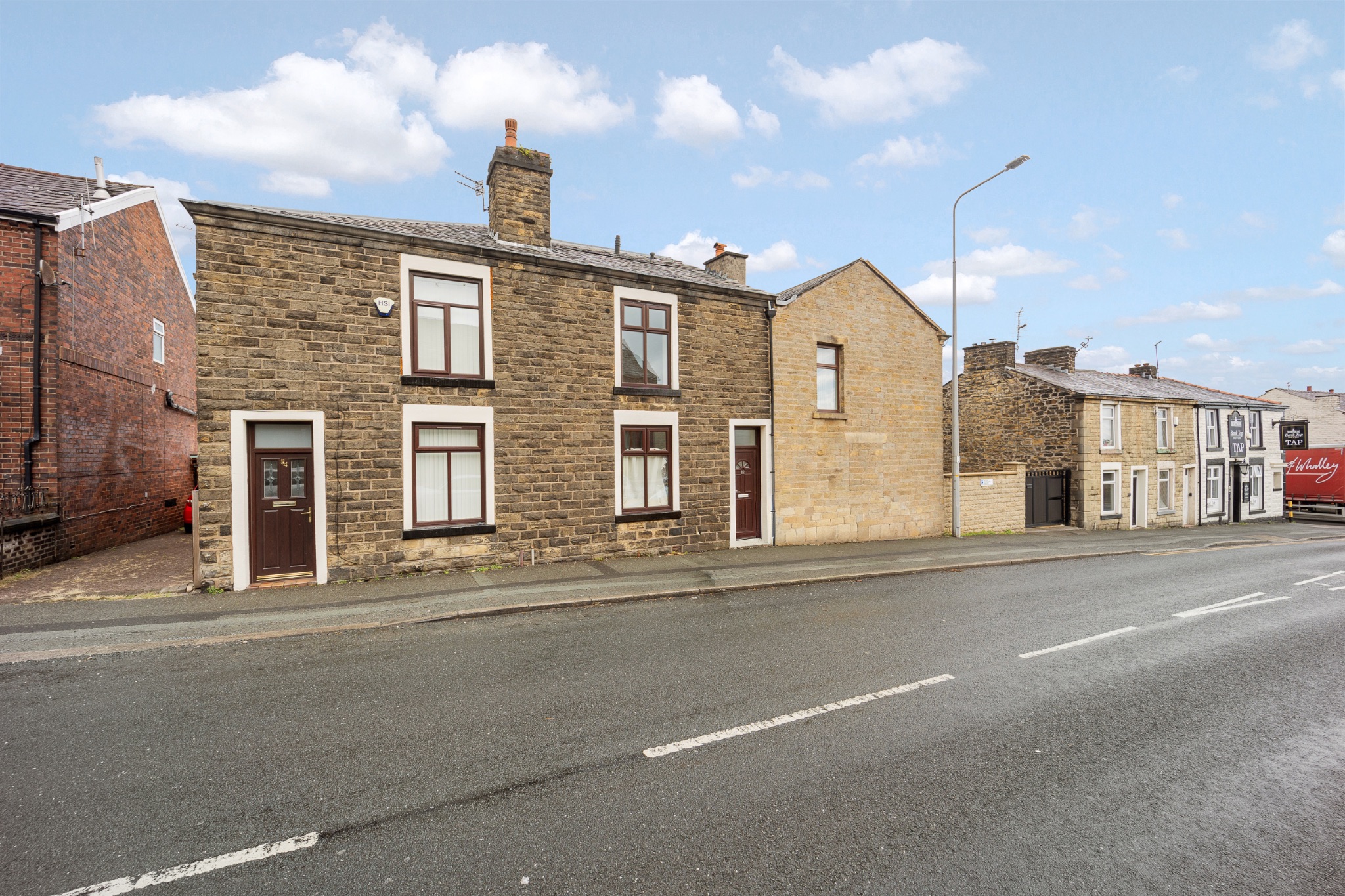 2 bedroom cottage house For Sale in Bolton - Photograph 32.