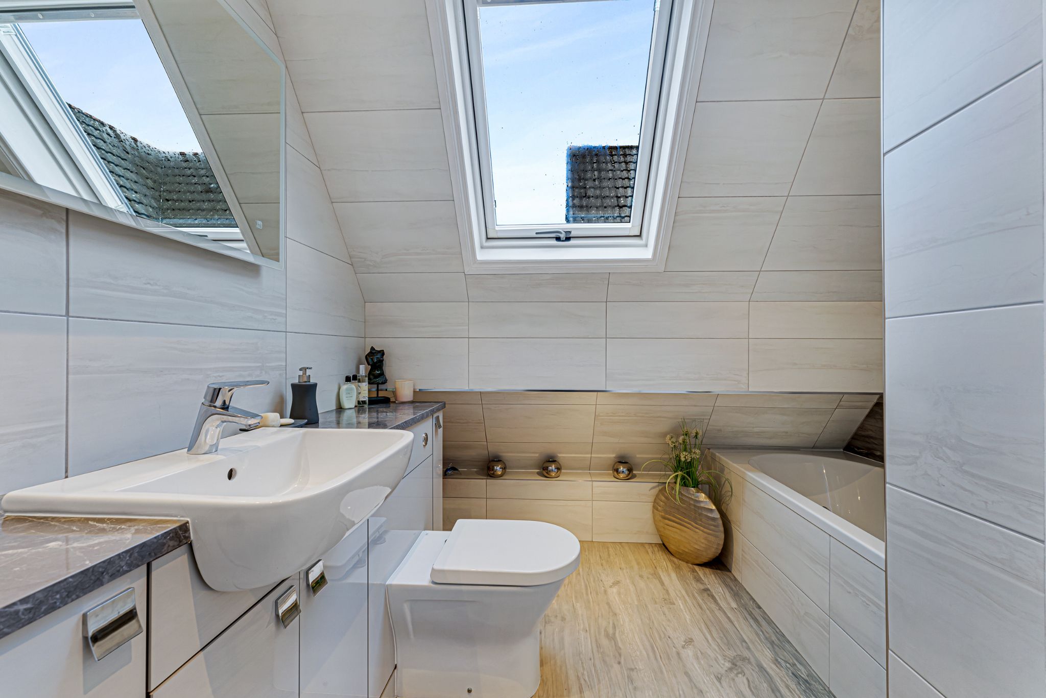 5 bedroom detached house For Sale in Bolton - Photograph 38.
