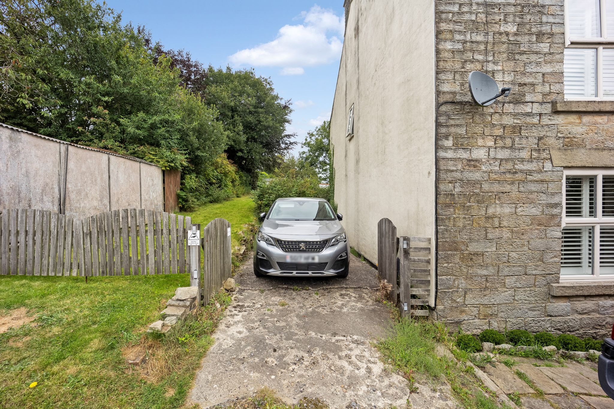 2 bedroom cottage house For Sale in Bolton - Photograph 33.