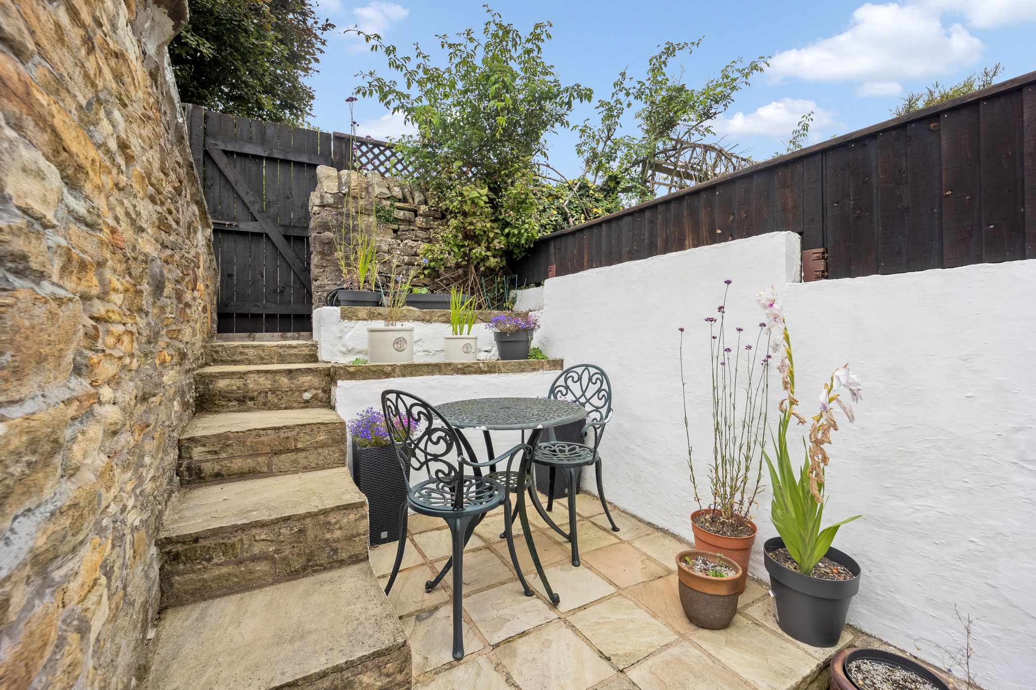 2 bedroom cottage house For Sale in Bolton - Photograph 25.