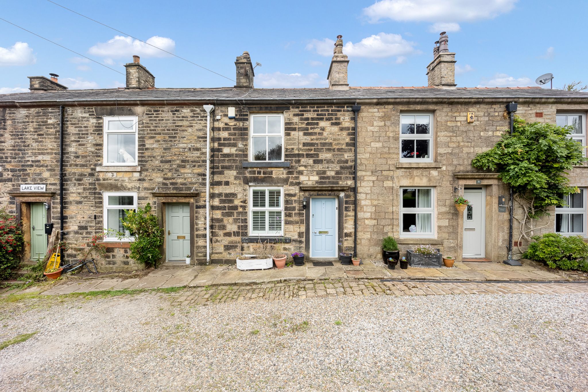 2 bedroom cottage house For Sale in Bolton - Photograph 1.