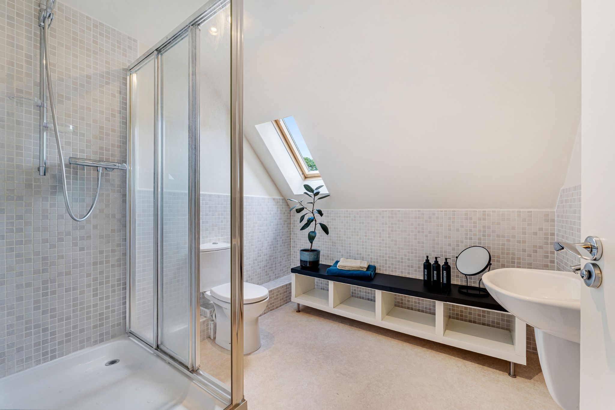 5 bedroom detached house For Sale in Bolton - Photograph 42.