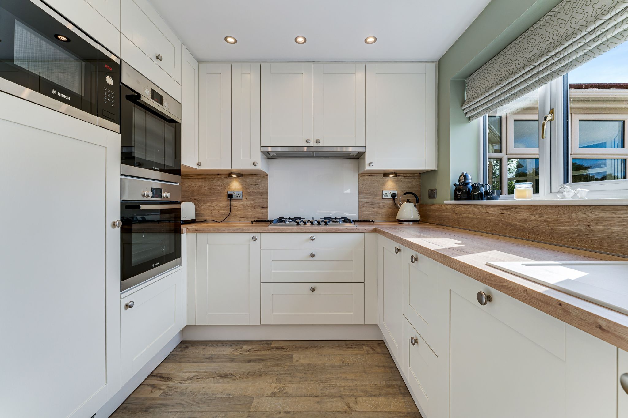 4 bedroom detached house For Sale in Bolton - Photograph 18.