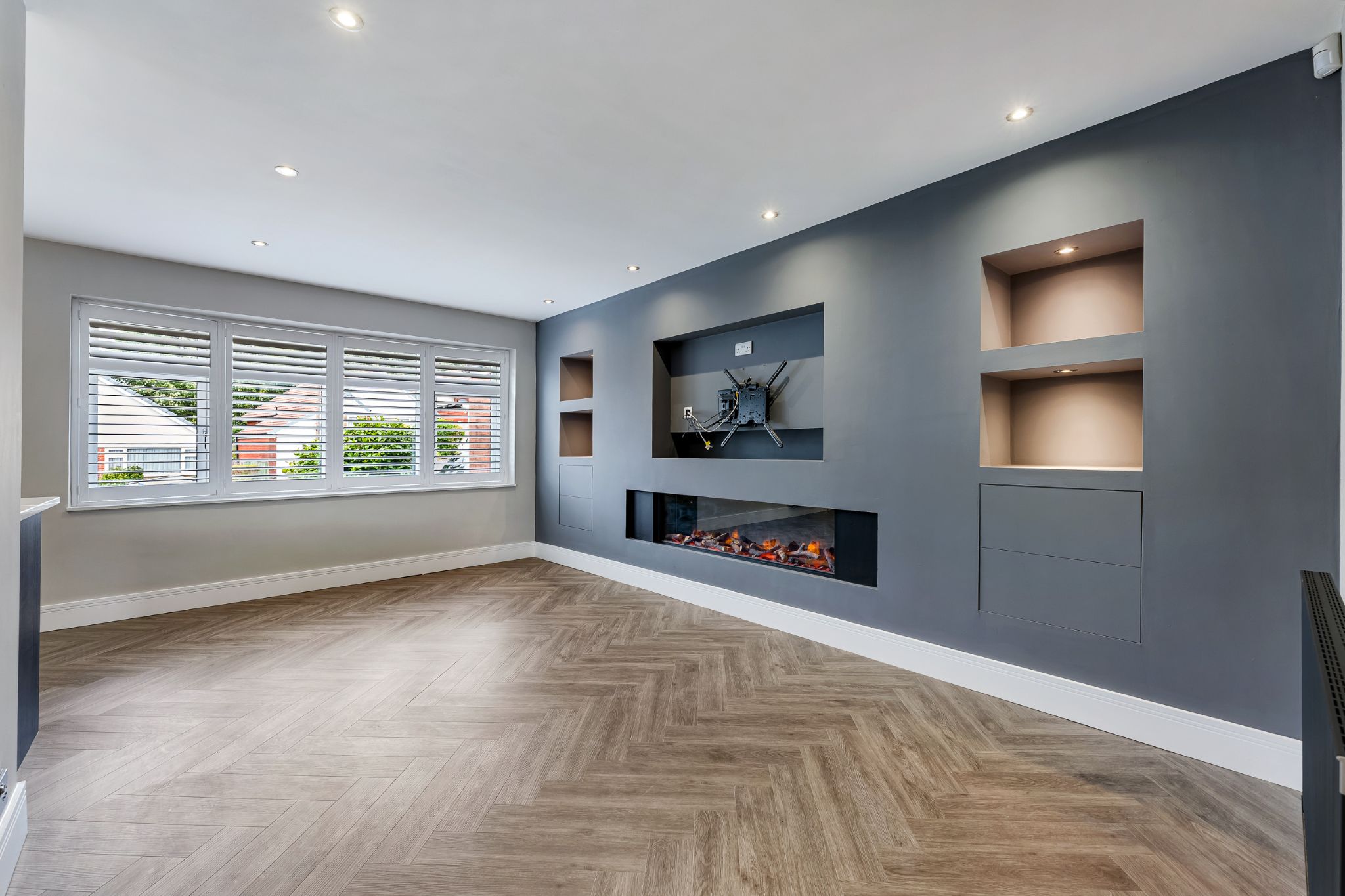 2 bedroom detached bungalow For Sale in Bolton - Photograph 10.