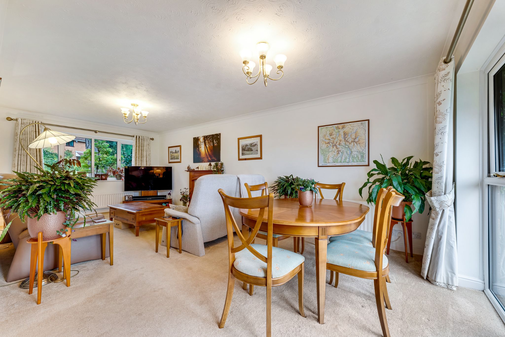 4 bedroom detached house For Sale in Bolton - Photograph 9.