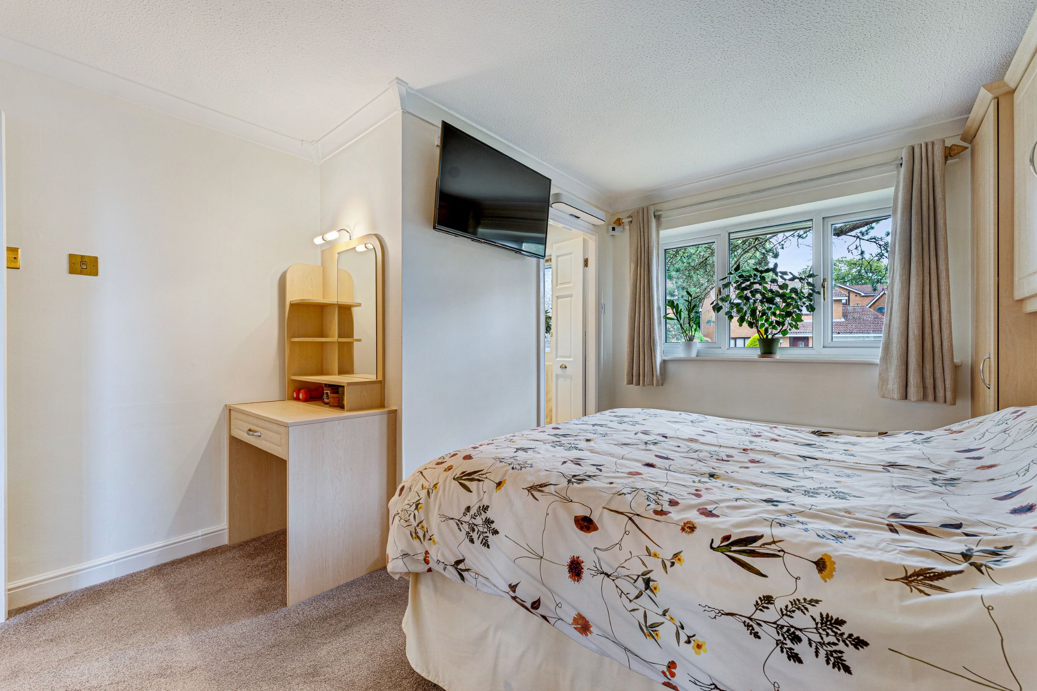 4 bedroom detached house For Sale in Bolton - Photograph 25.