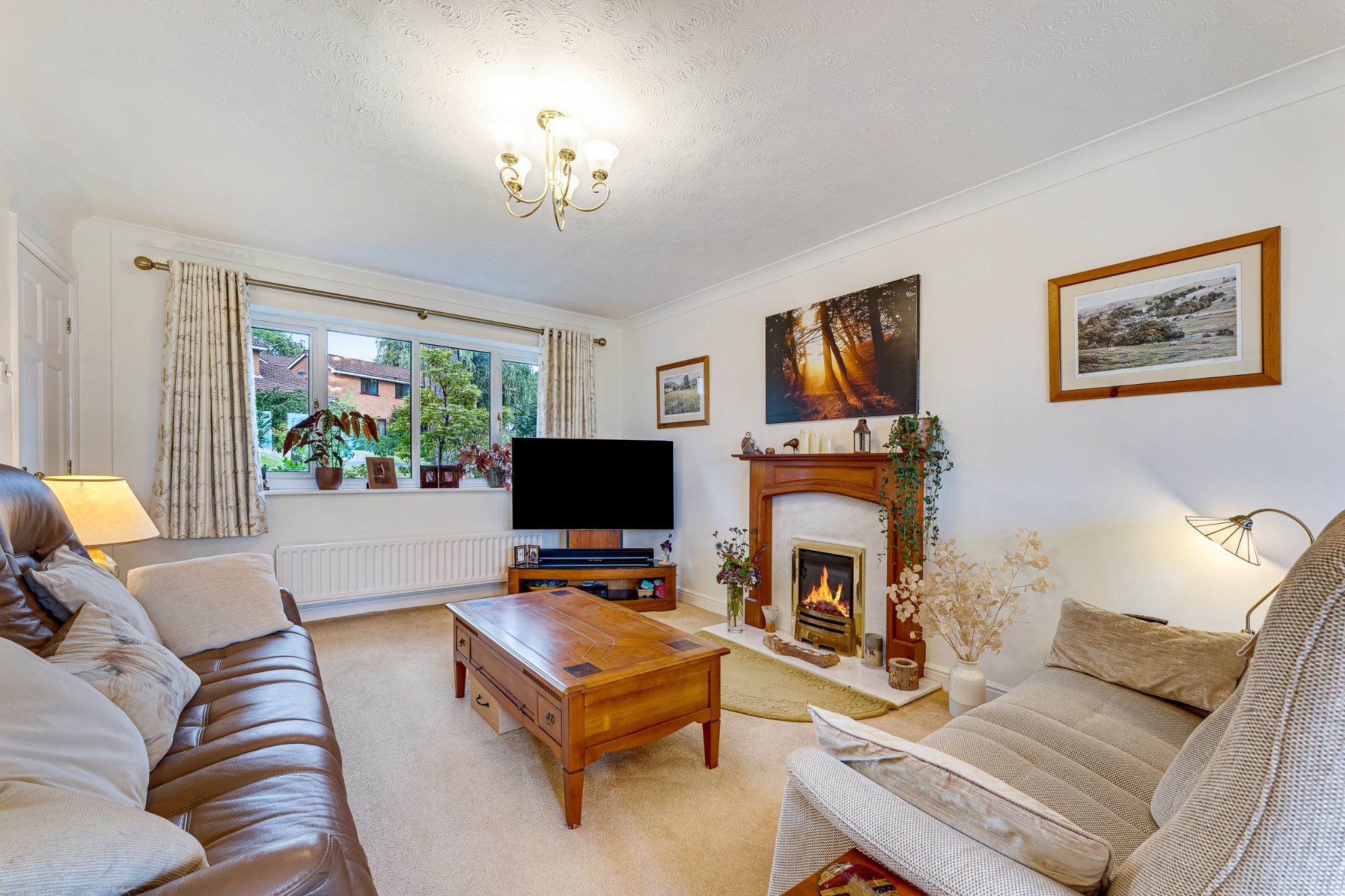 4 bedroom detached house For Sale in Bolton - Photograph 7.