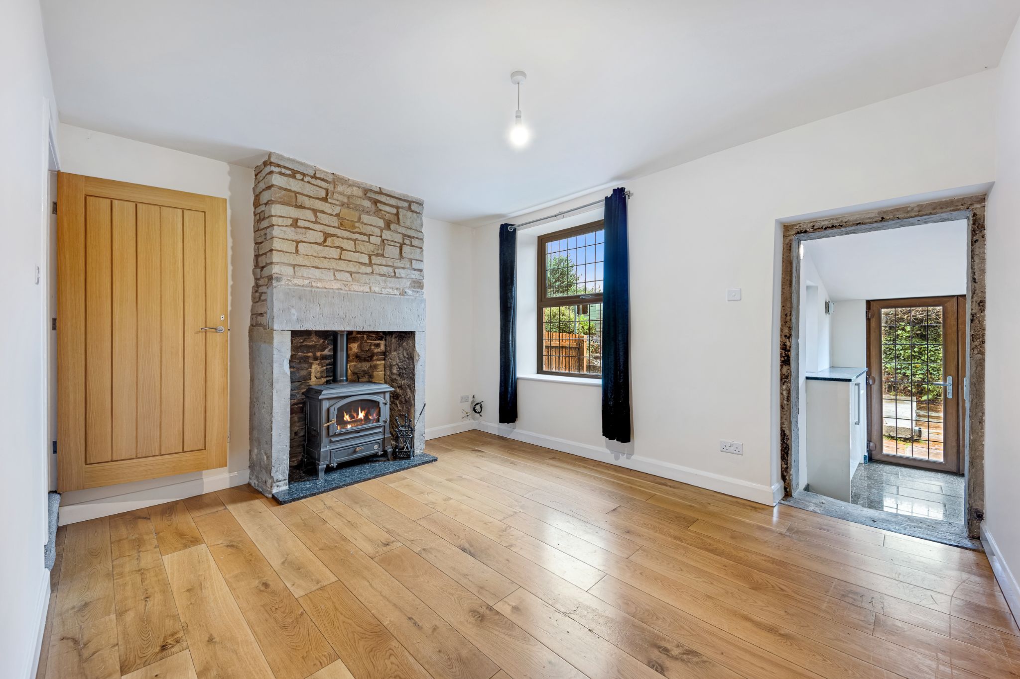 3 bedroom cottage house For Sale in Bolton - Photograph 3.