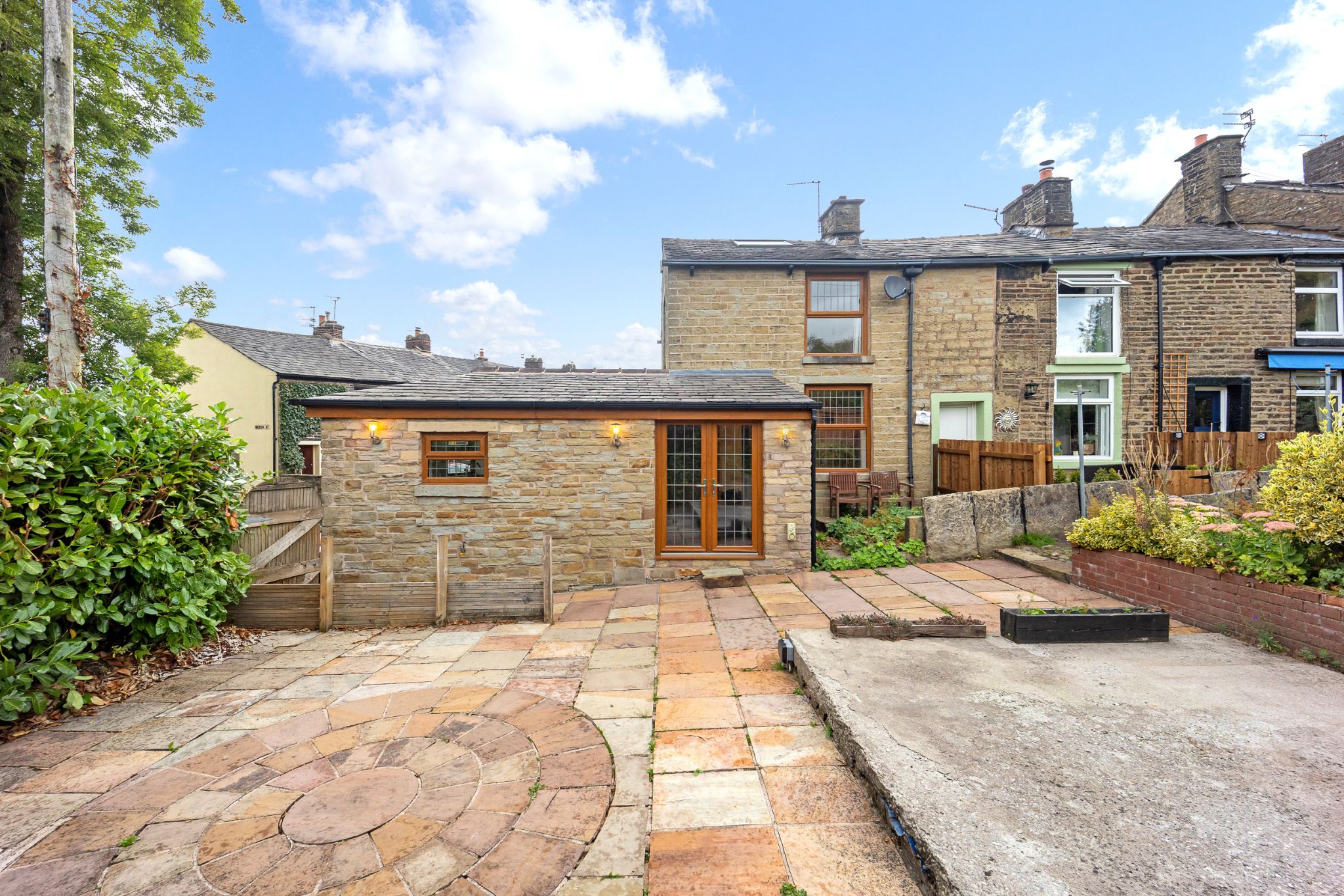 3 bedroom cottage house For Sale in Bolton - Photograph 30.